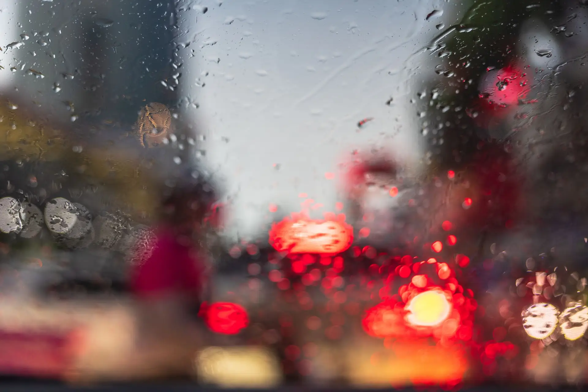 Previsão de chuva forte coloca todos os distritos sob aviso amarelo