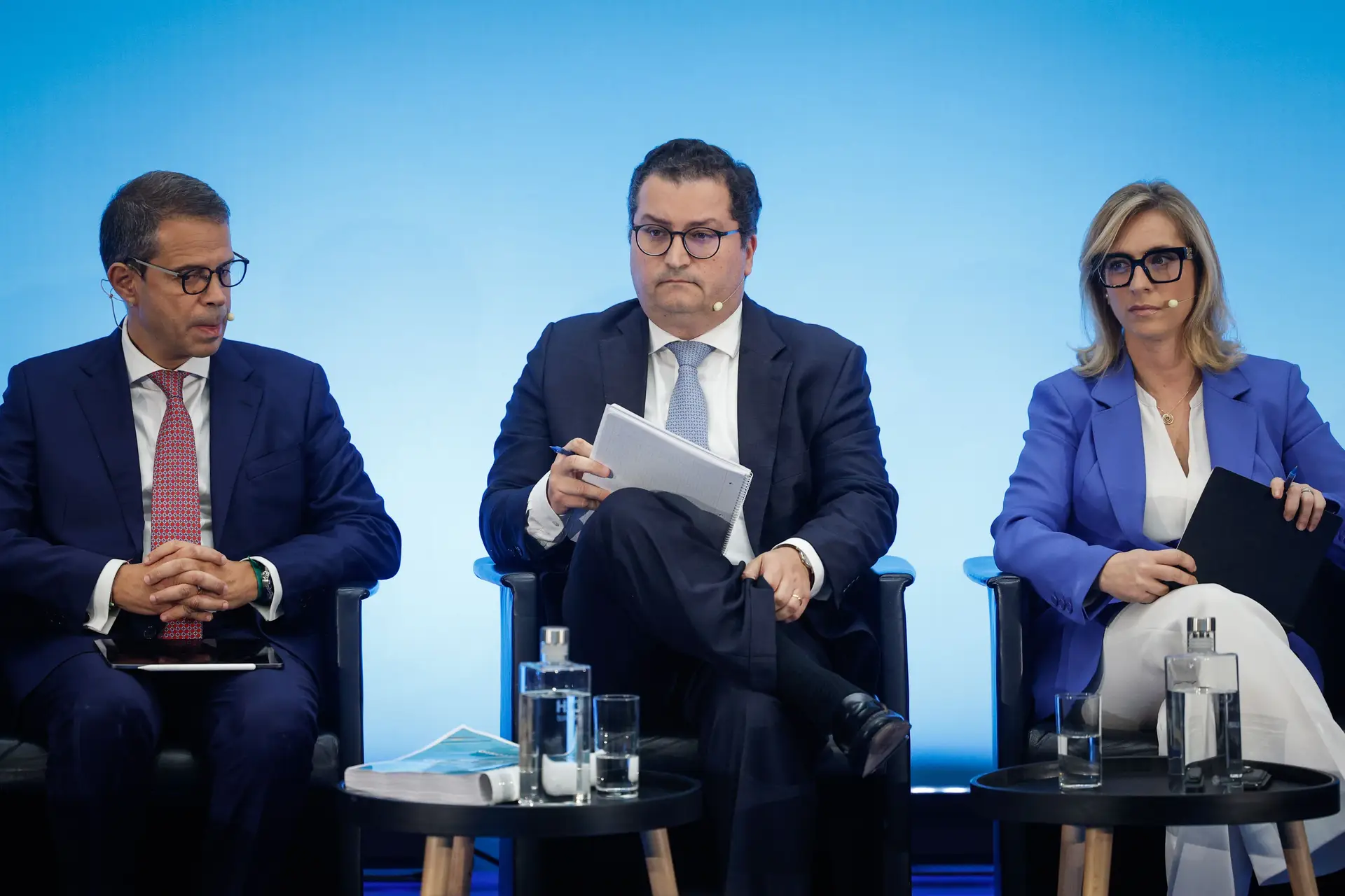 Governo prevê excedente de 0,4% este ano e 0,3% no próximo