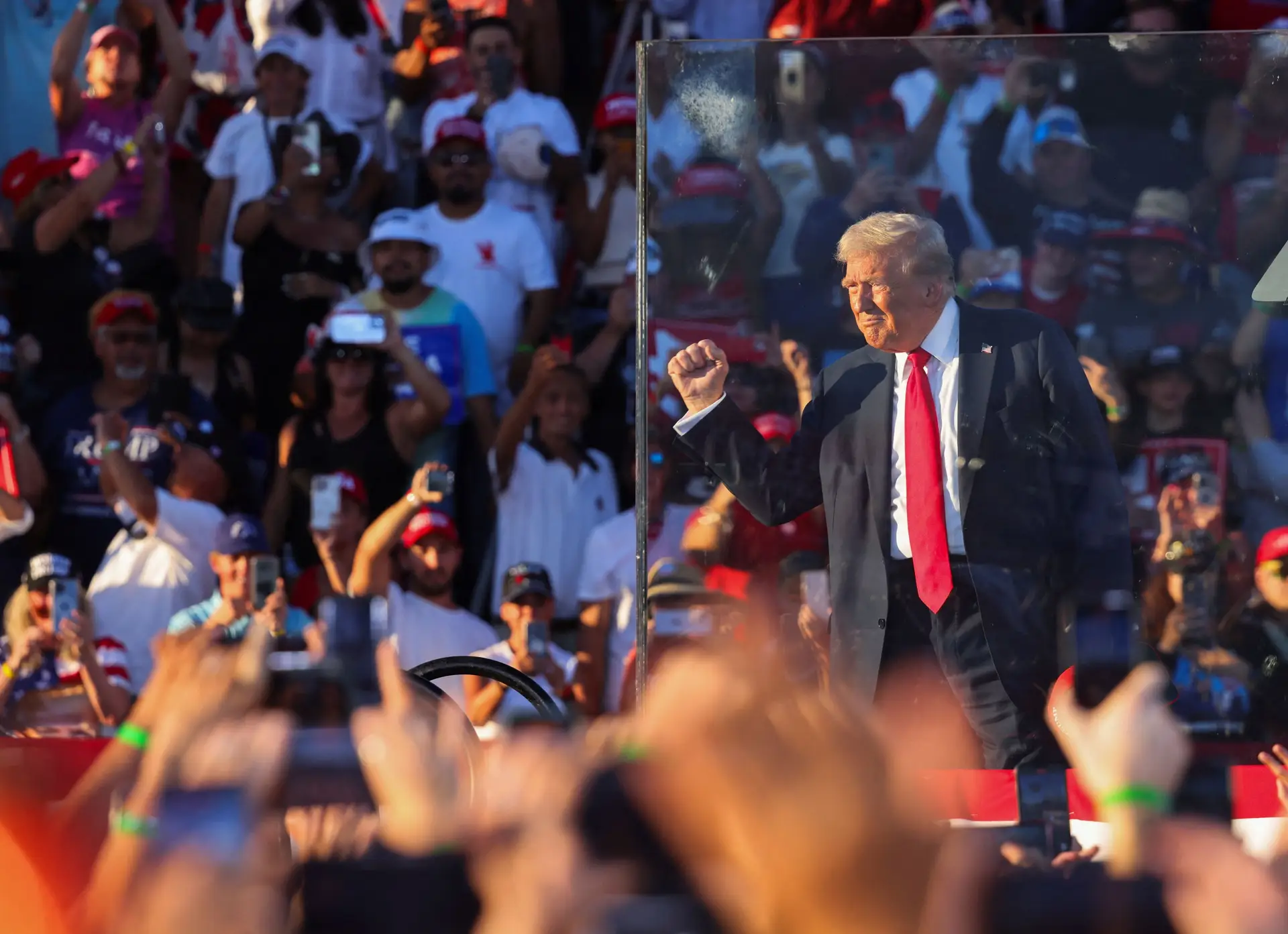 Detido homem armado junto a comício de Trump na Califórnia