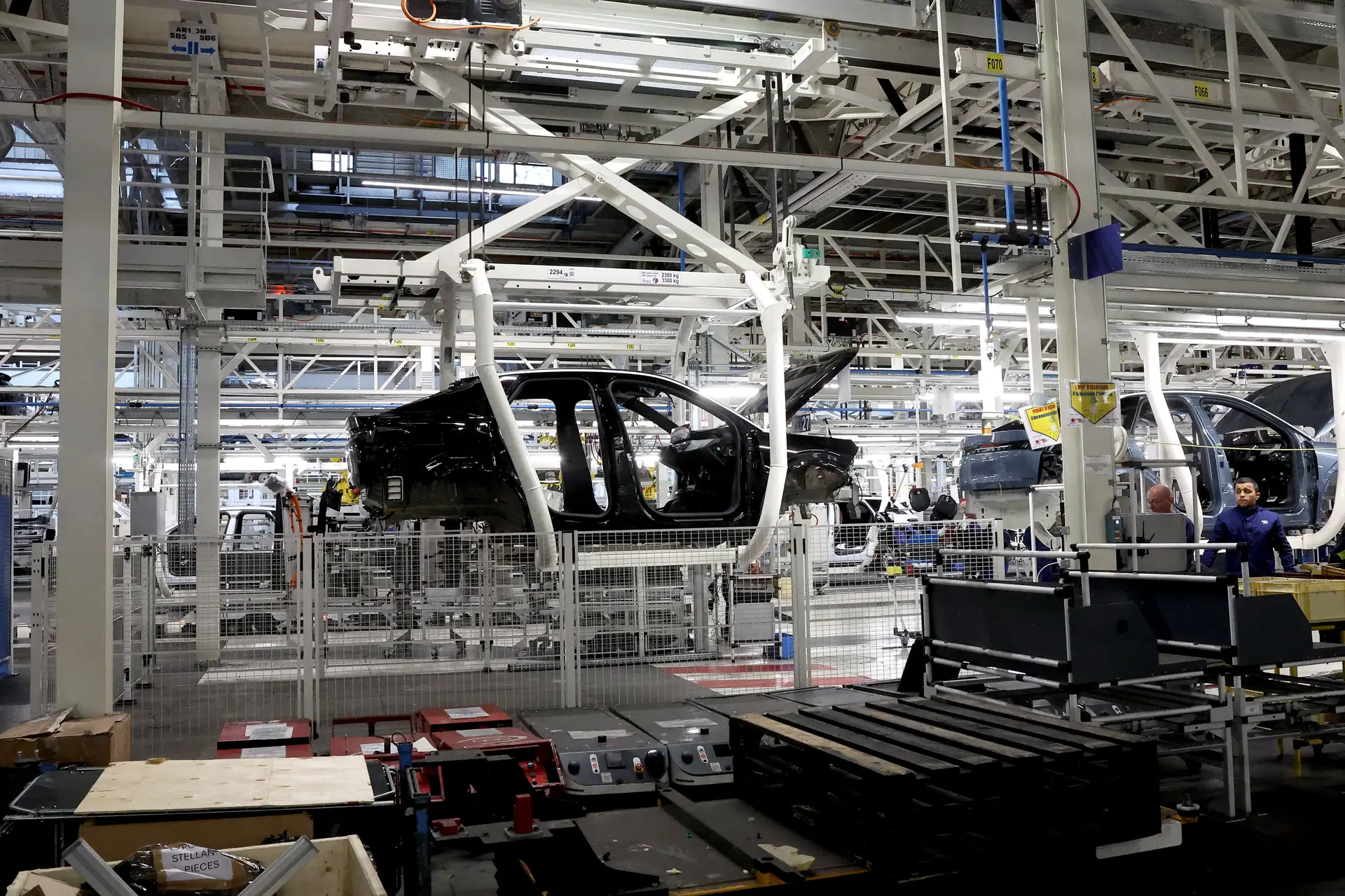 Stellantis suspende produção em fábricas no Canadá e no México
