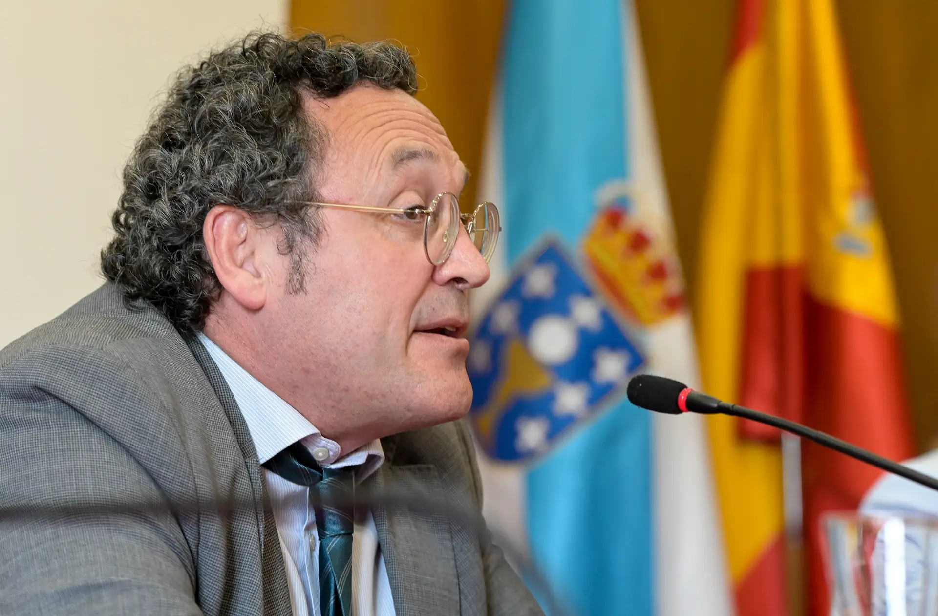 Justiça espanhola abre pela primeira vez investigação a procurador do Estado