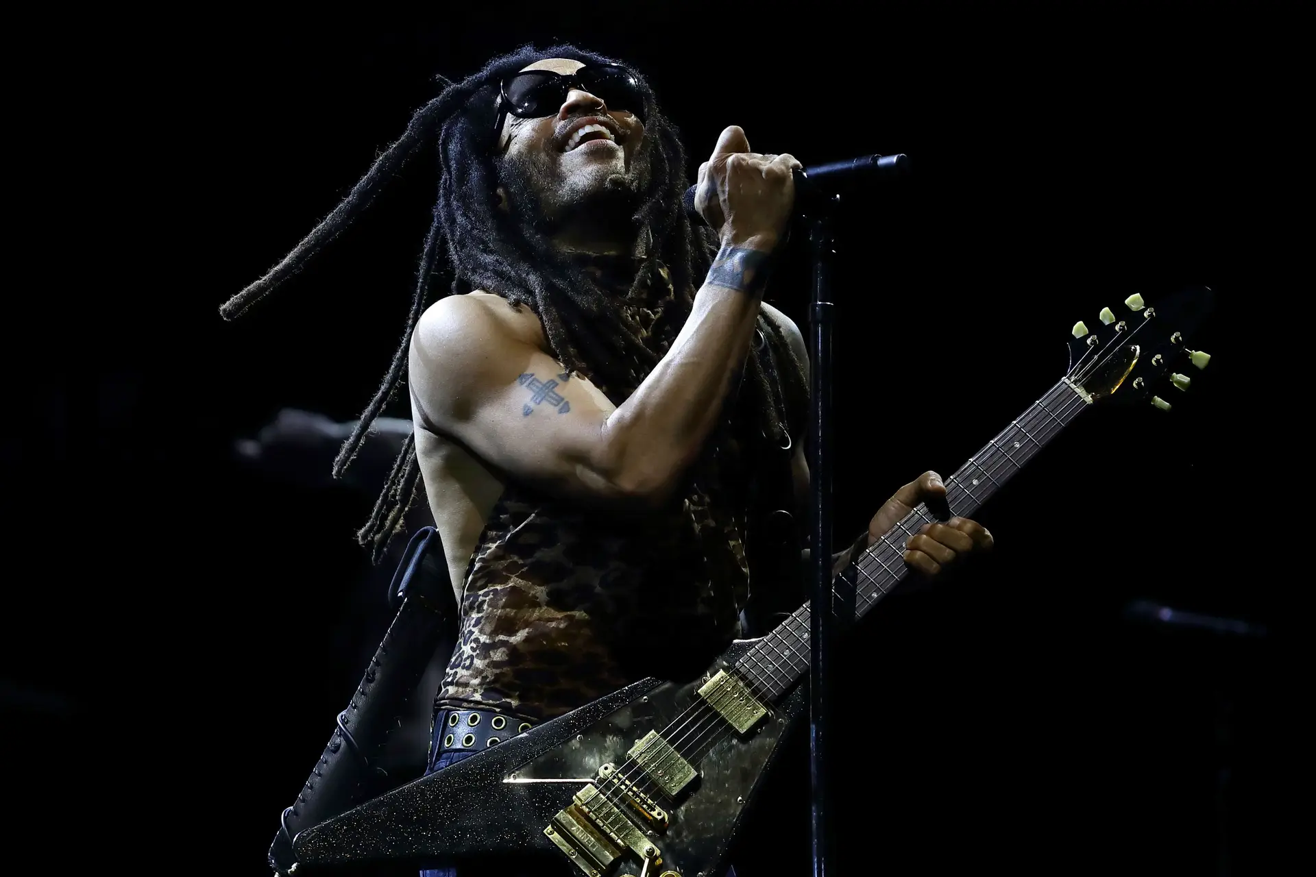 Lenny Kravitz volta a Lisboa com a turnê “Blue Electric Light”
  #ÚltimasNotícias #lisboa