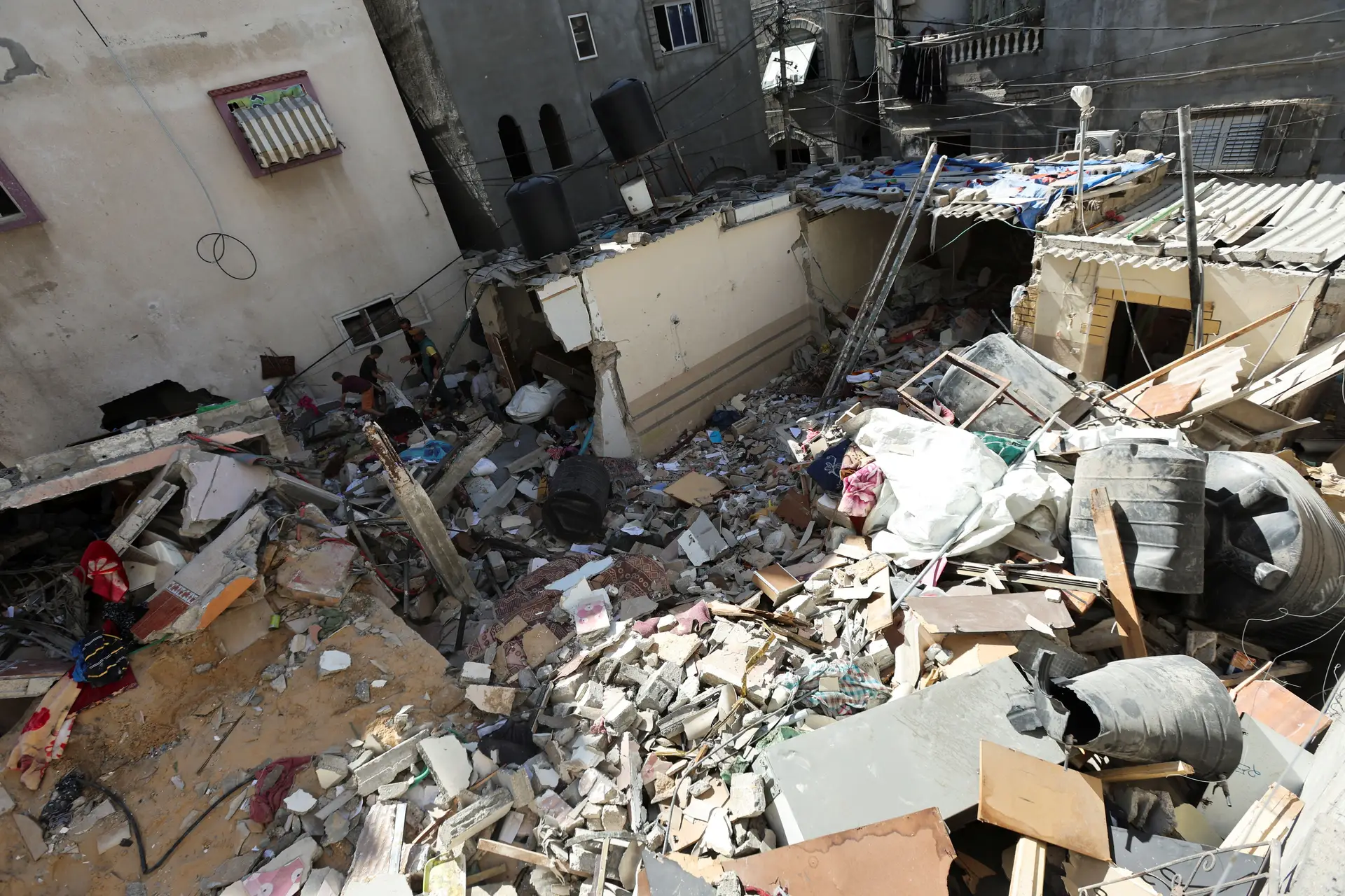 Bombardeamentos israelitas em Gaza fazem dezenas de mortos