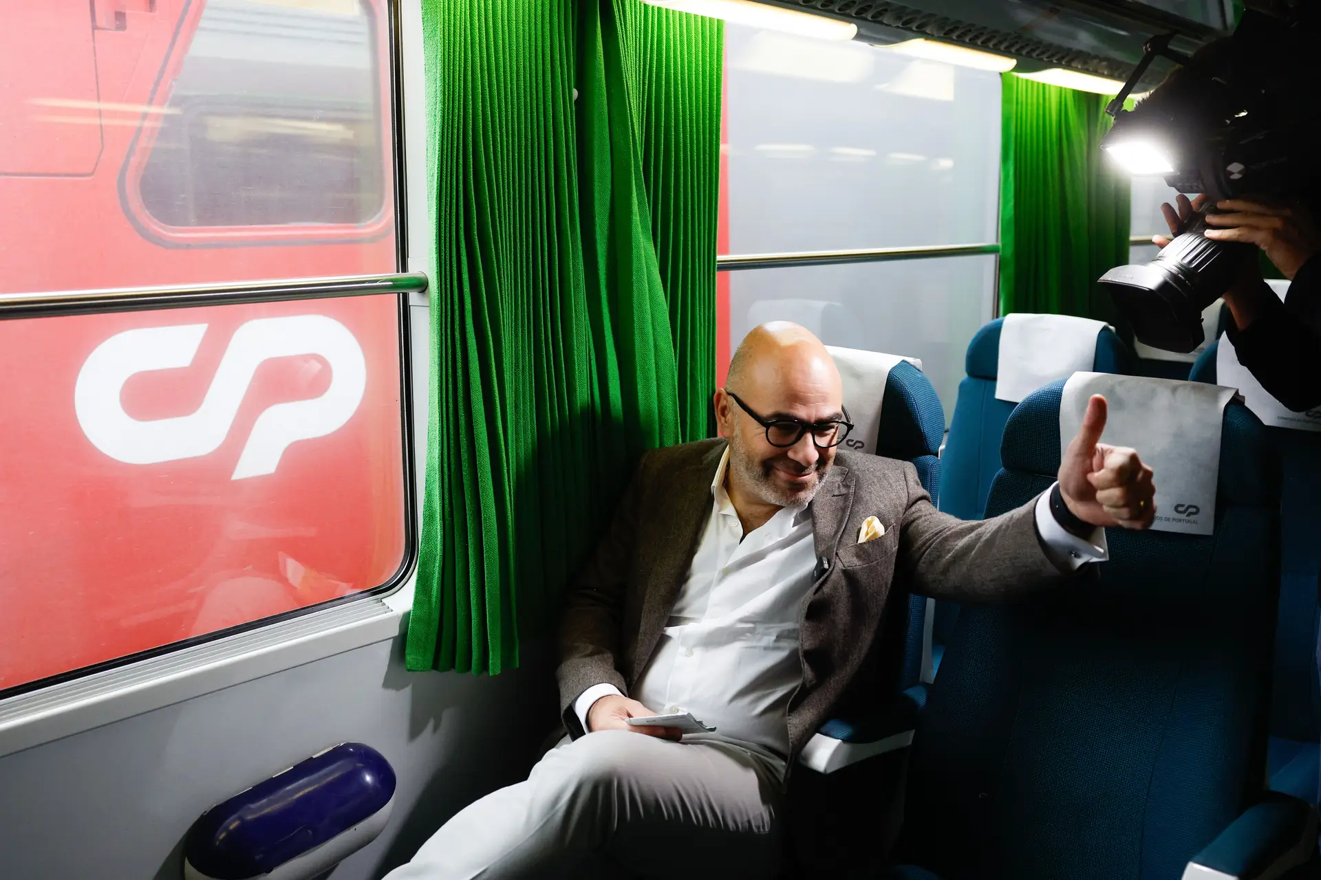 Alguém pode parar o ministro das Infraestruturas?