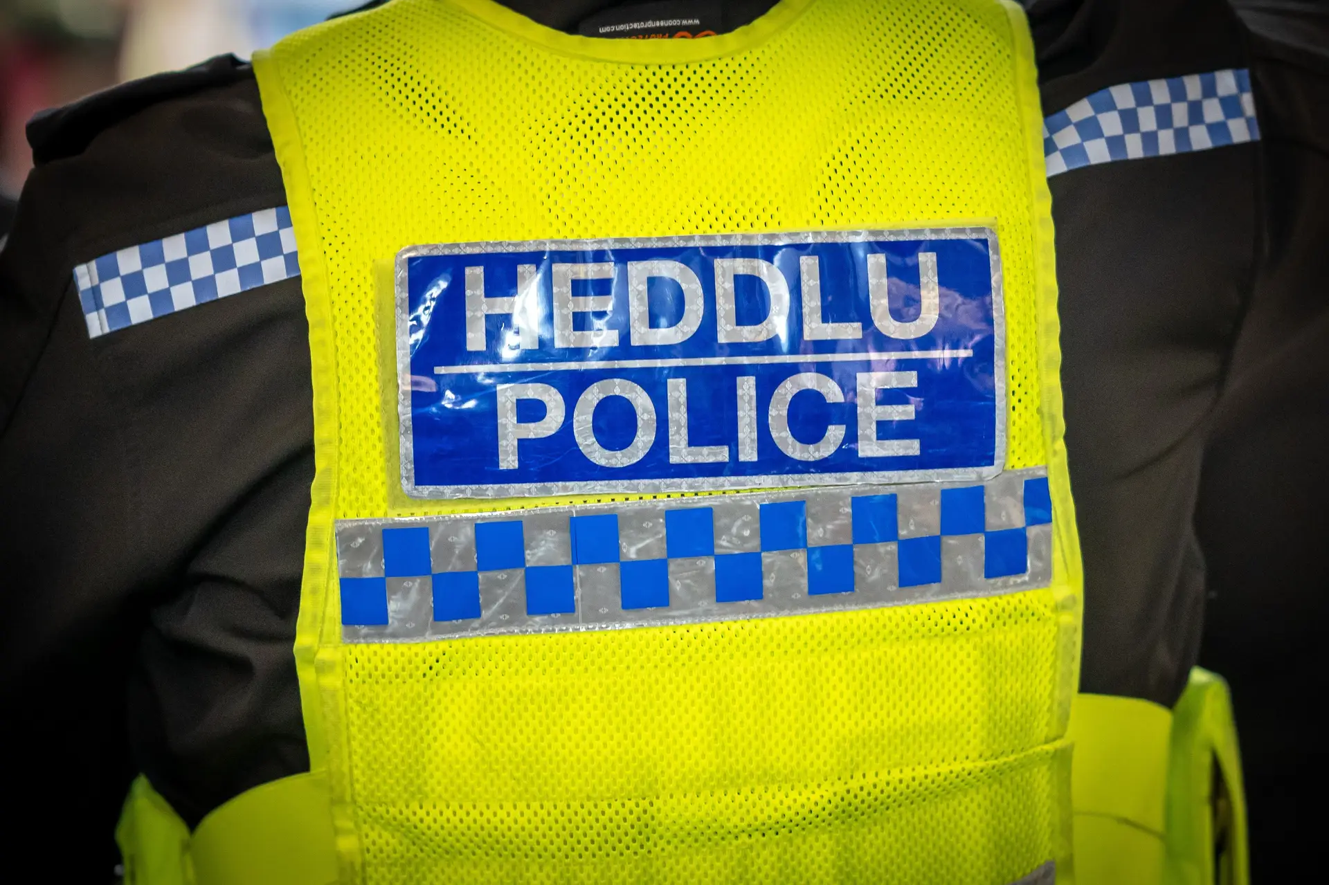 Colisão de comboios provoca um morto e mais de 10 feridos no País de Gales