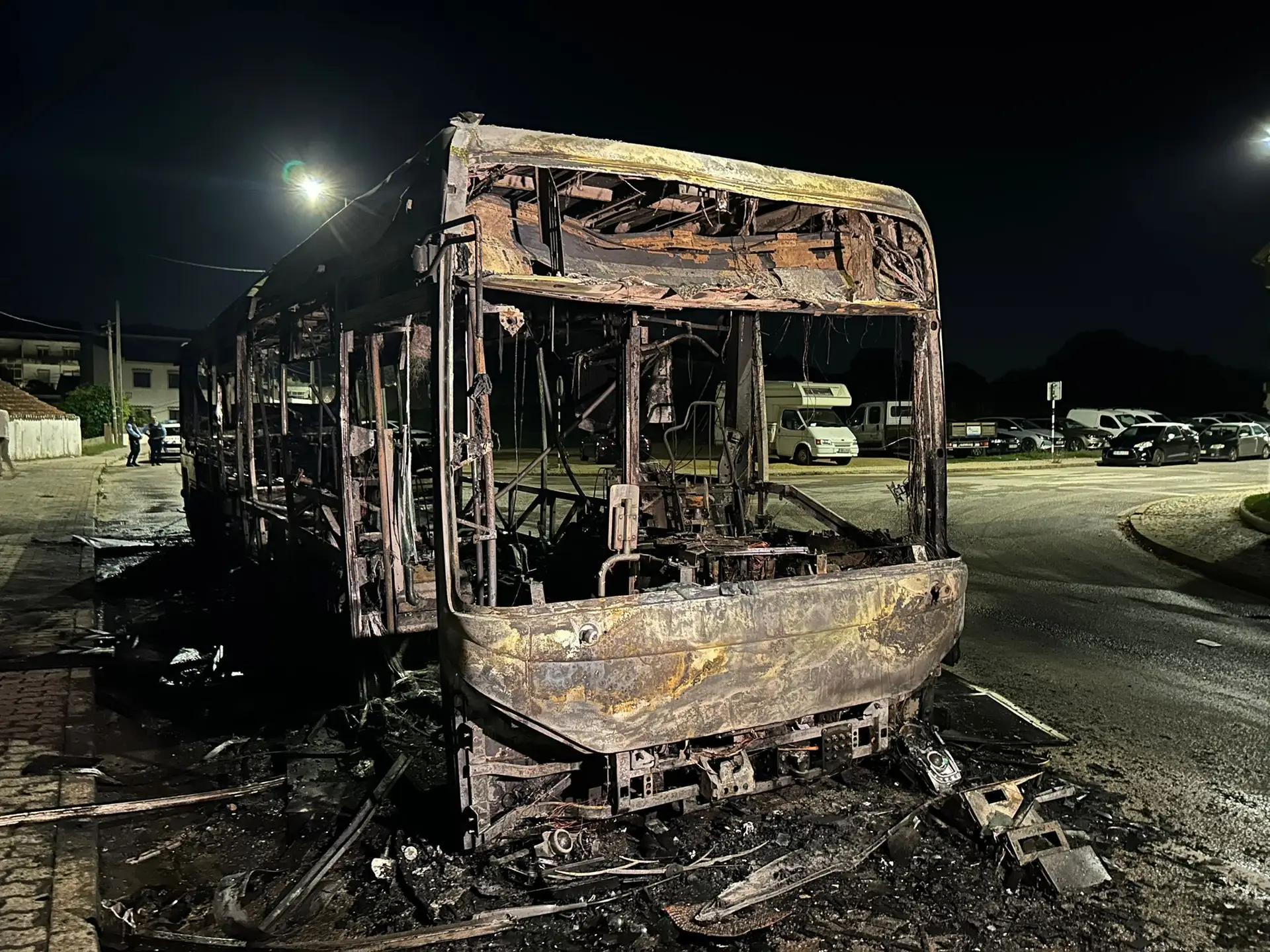 Passageiros de autocarro incendiado no Seixal viveram momentos de pânico
