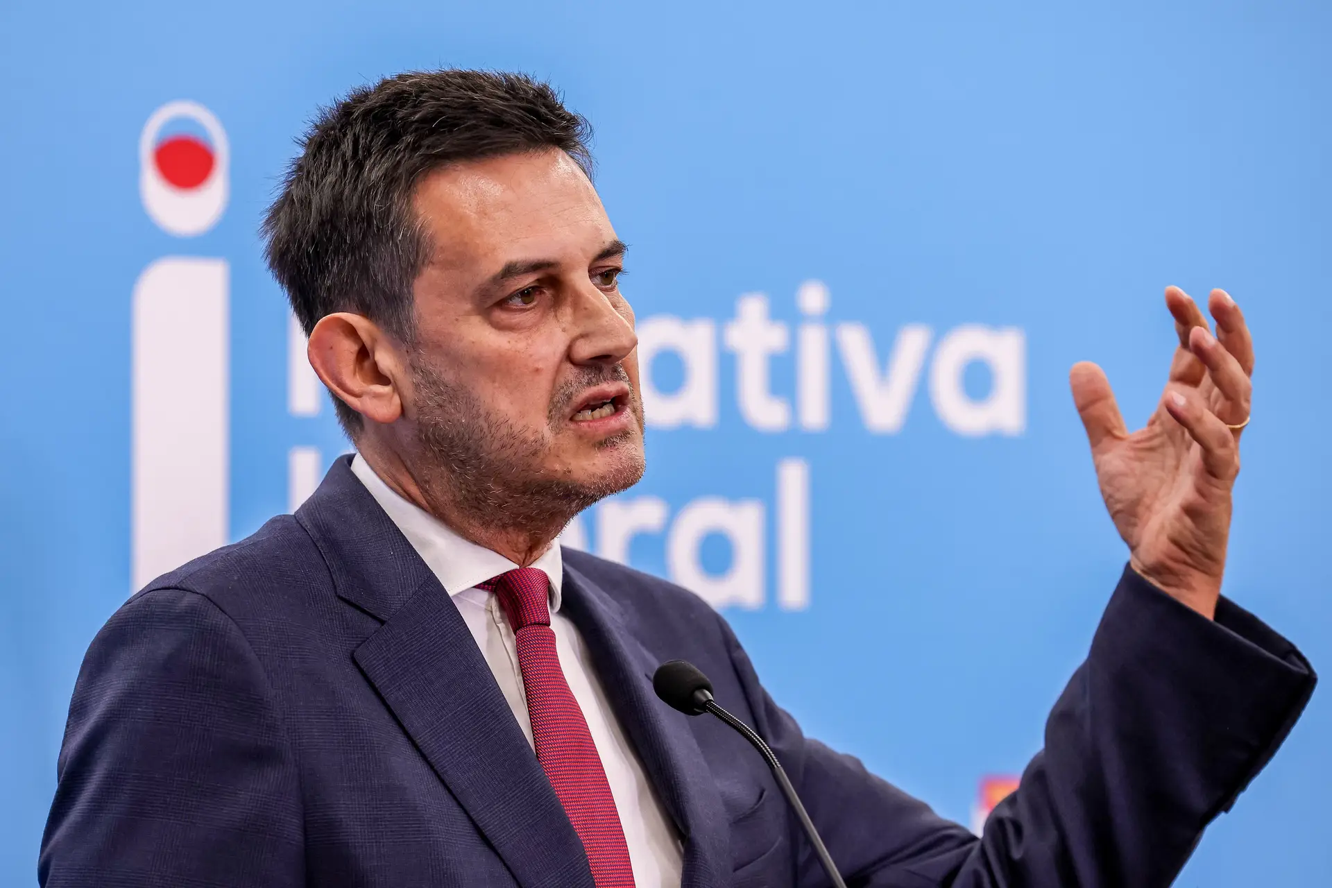 IL quer chamar diretor da PJ ao Parlamento por "lançar confusão" sobre insegurança