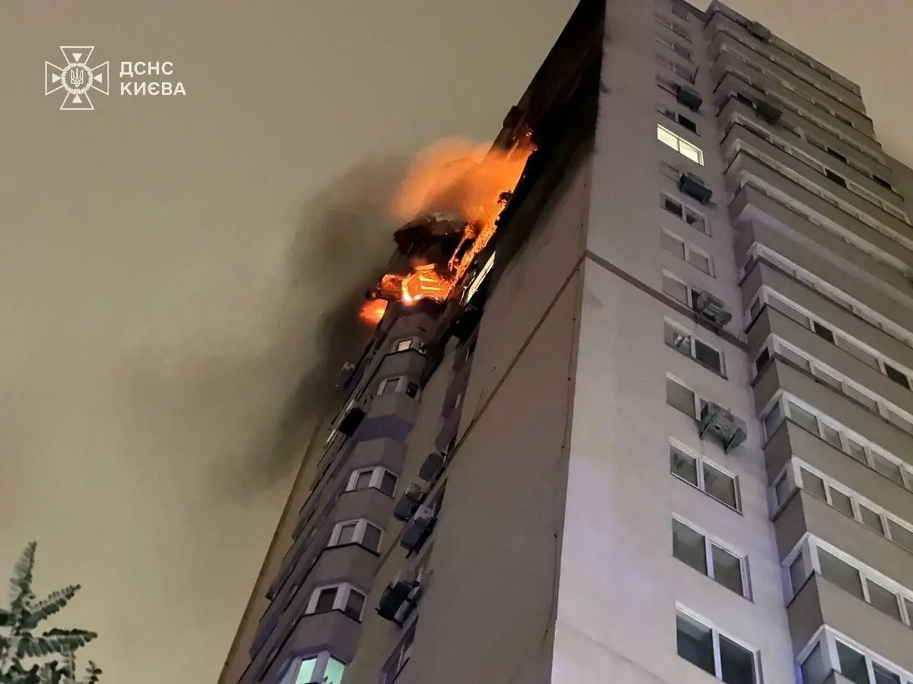 Ataque com drone causa incêndio em prédio em Kiev