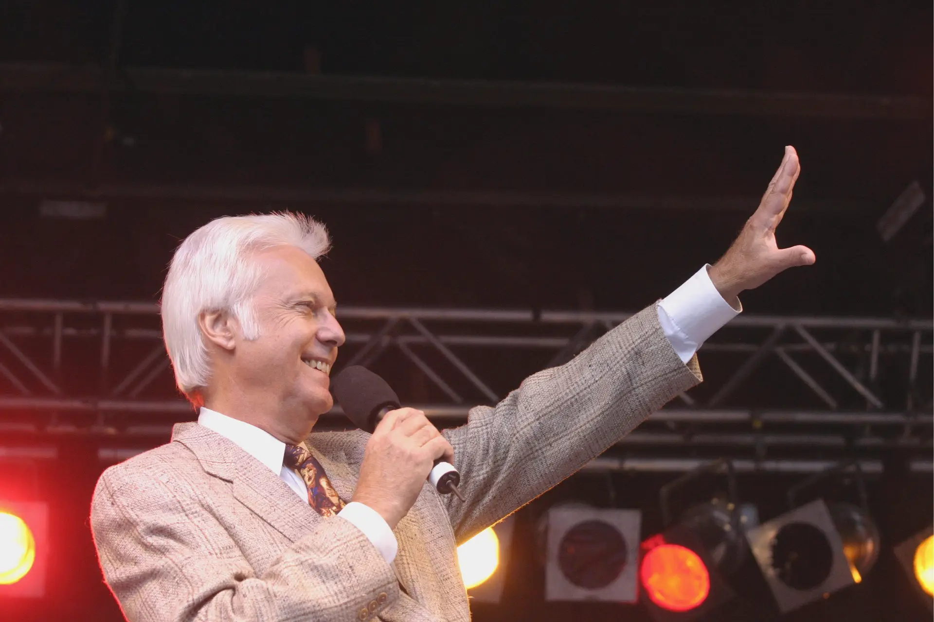 Morreu Jack Jones, autor da música "Love Boat"