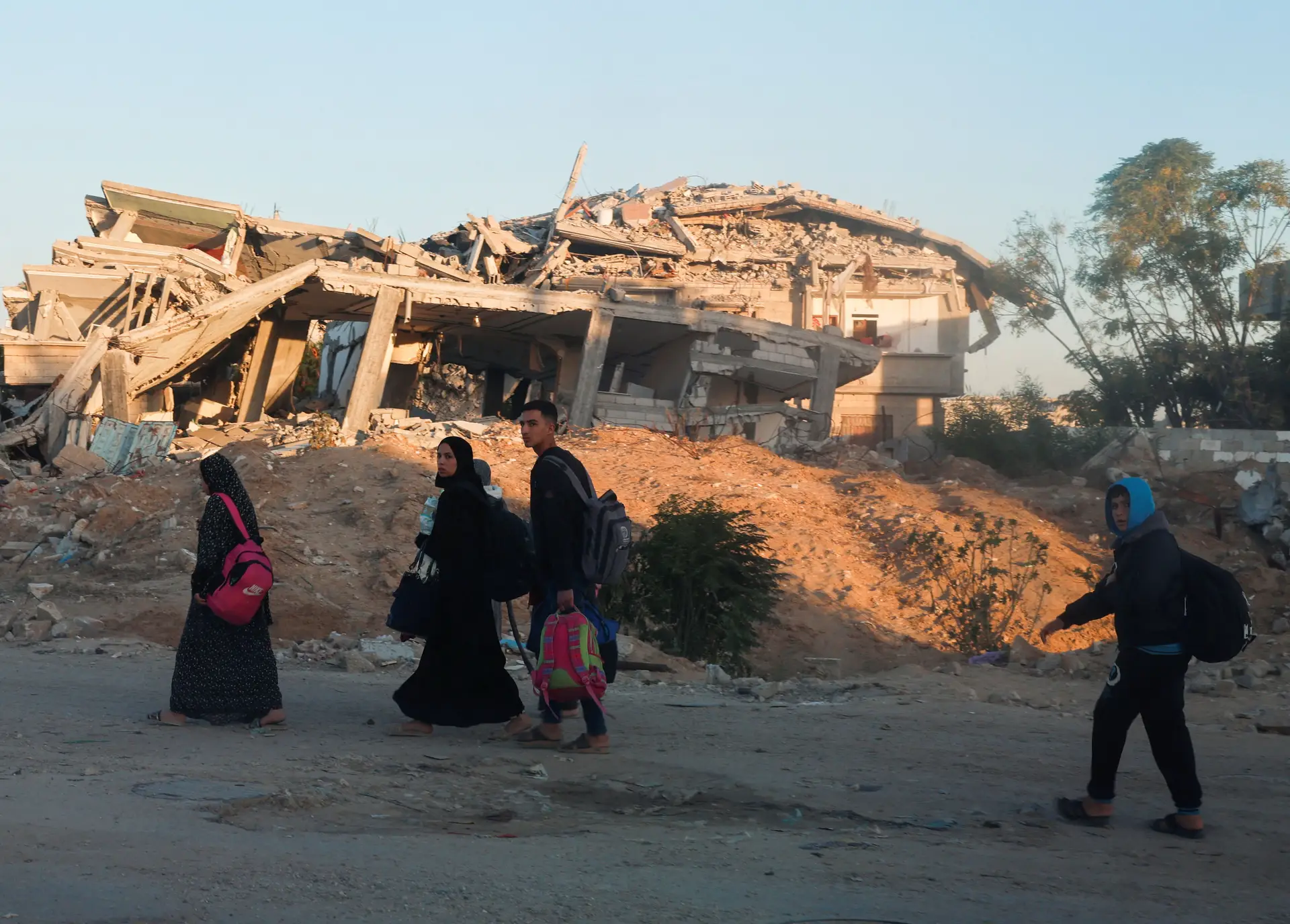 Ataque israelita em Khan Yunis faz pelo menos 20 mortos