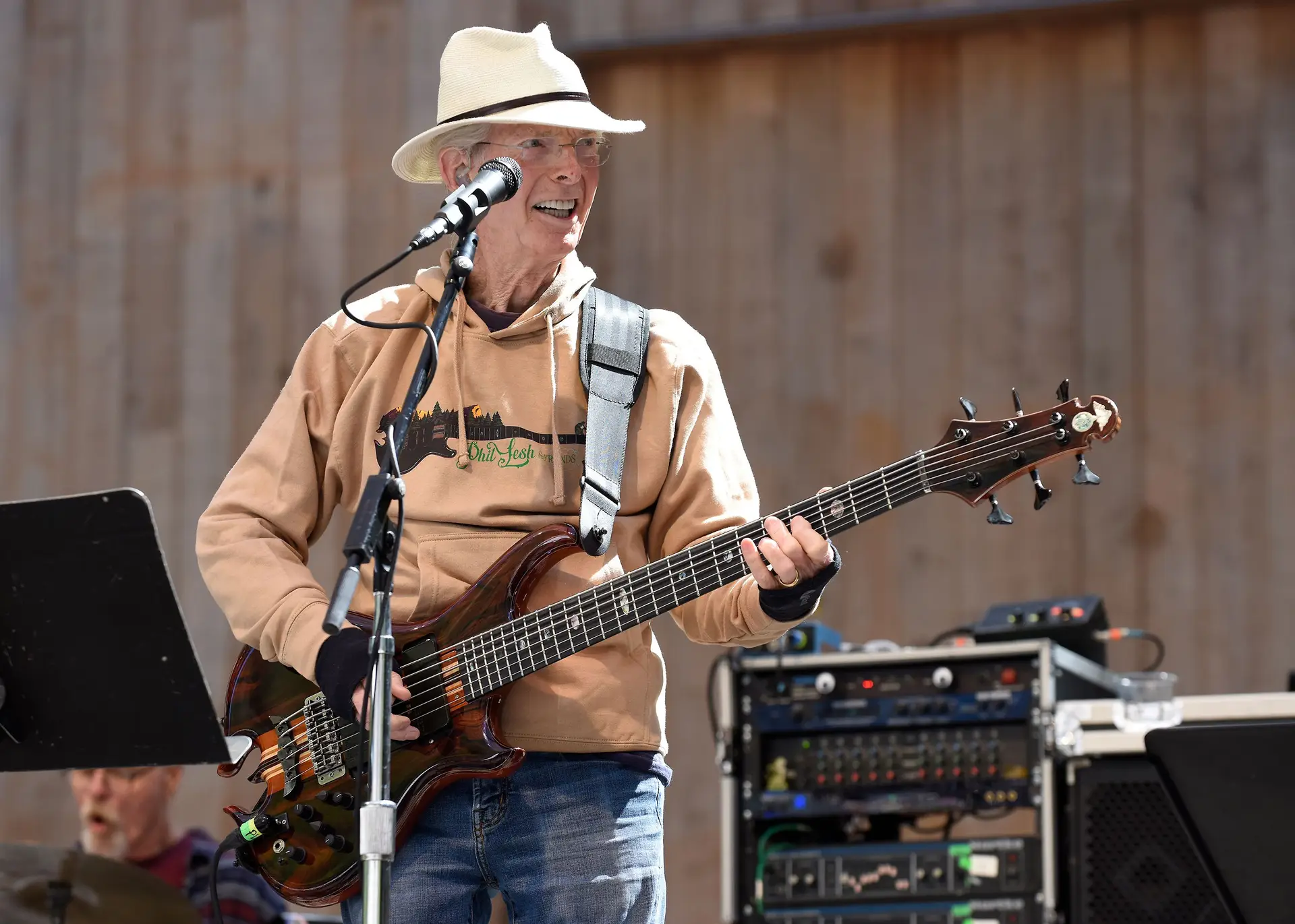 Morreu Phil Lesh aos 84 anos, um dos fundadores dos Grateful Dead