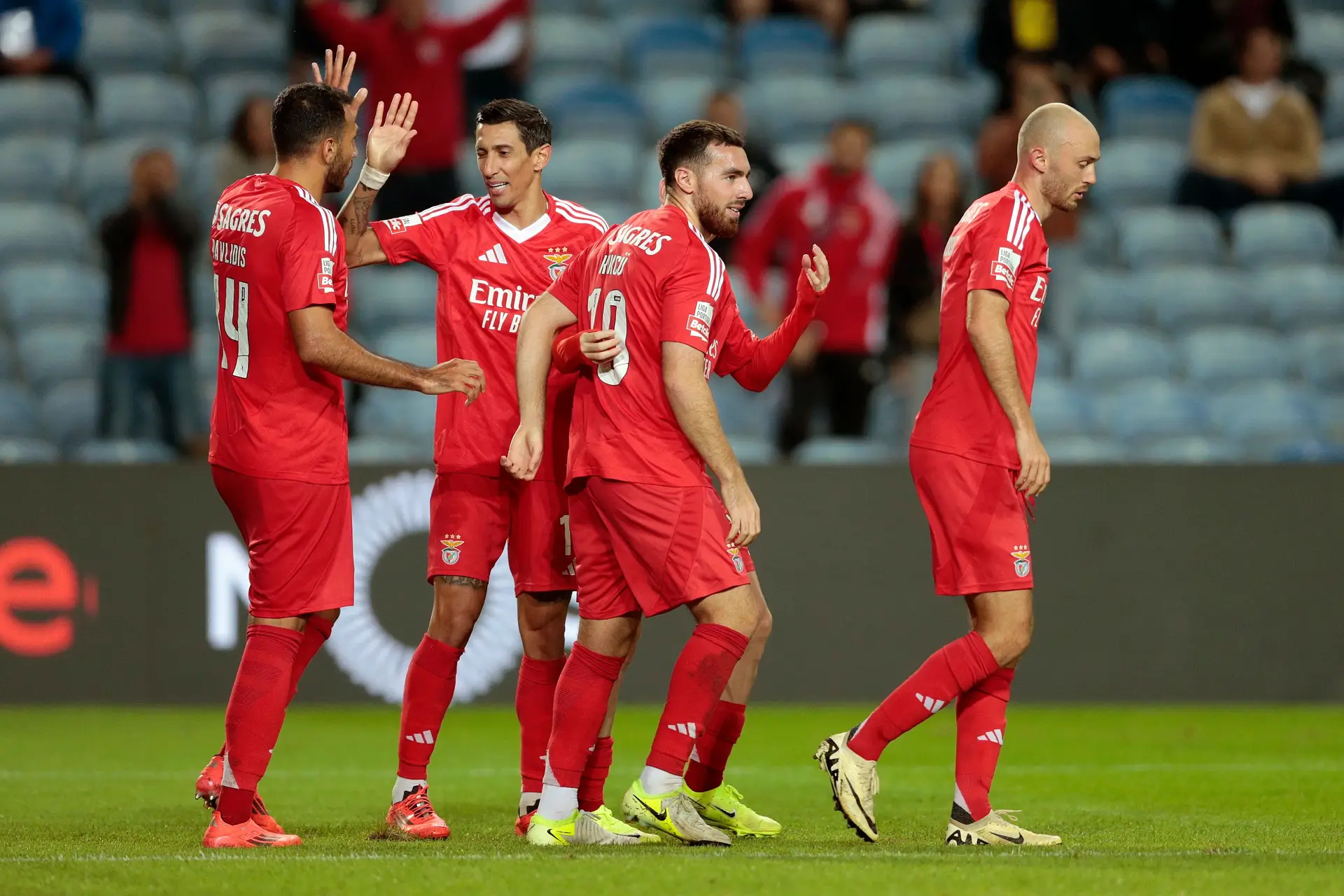 Benfica dá a volta ao resultado e vence no Algarve contra o Farense