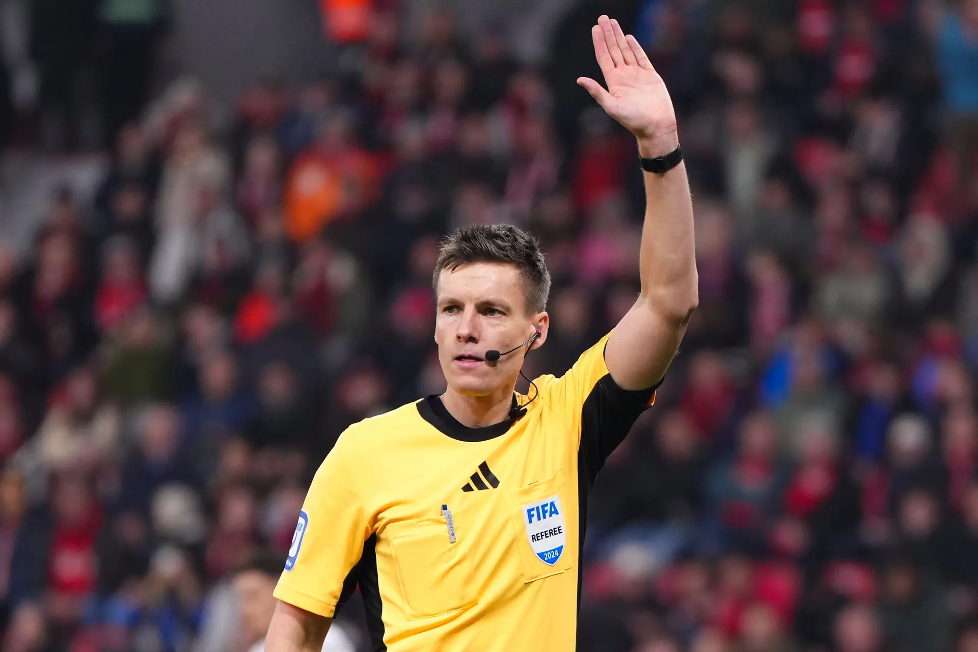 Árbitro internacional Daniel Siebert