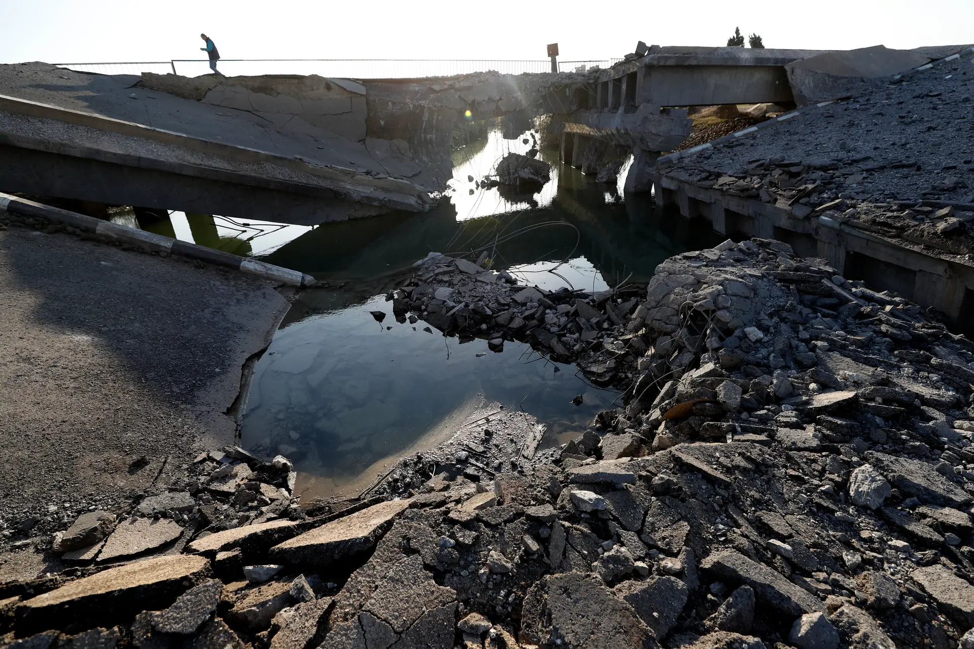 Israel confirma ataque terrestre à Síria e captura de sírio ligado ao Irão