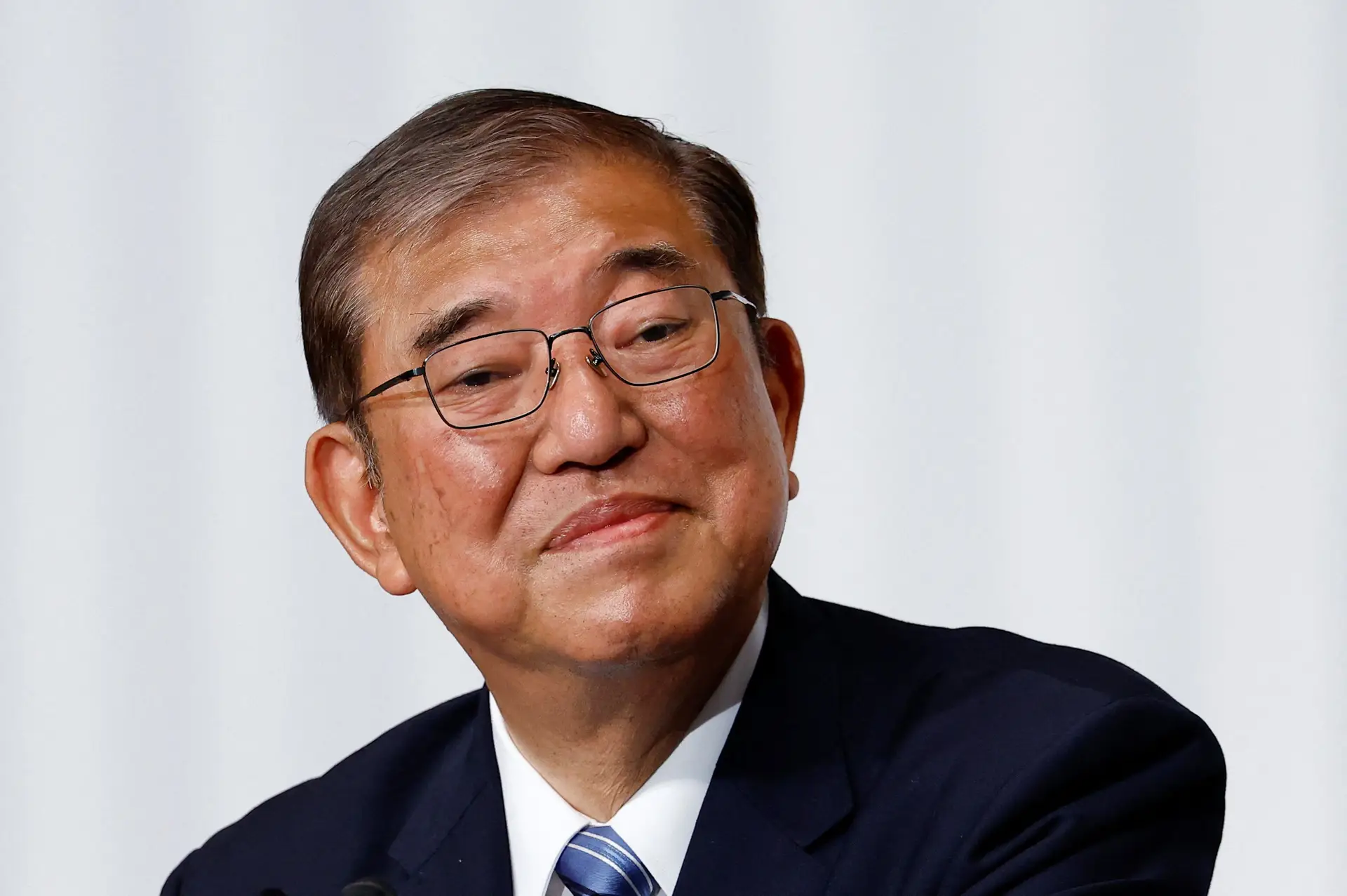 Primeiro-ministro do Japão e Donald Trump concordam reunir-se "o mais rápido possível"