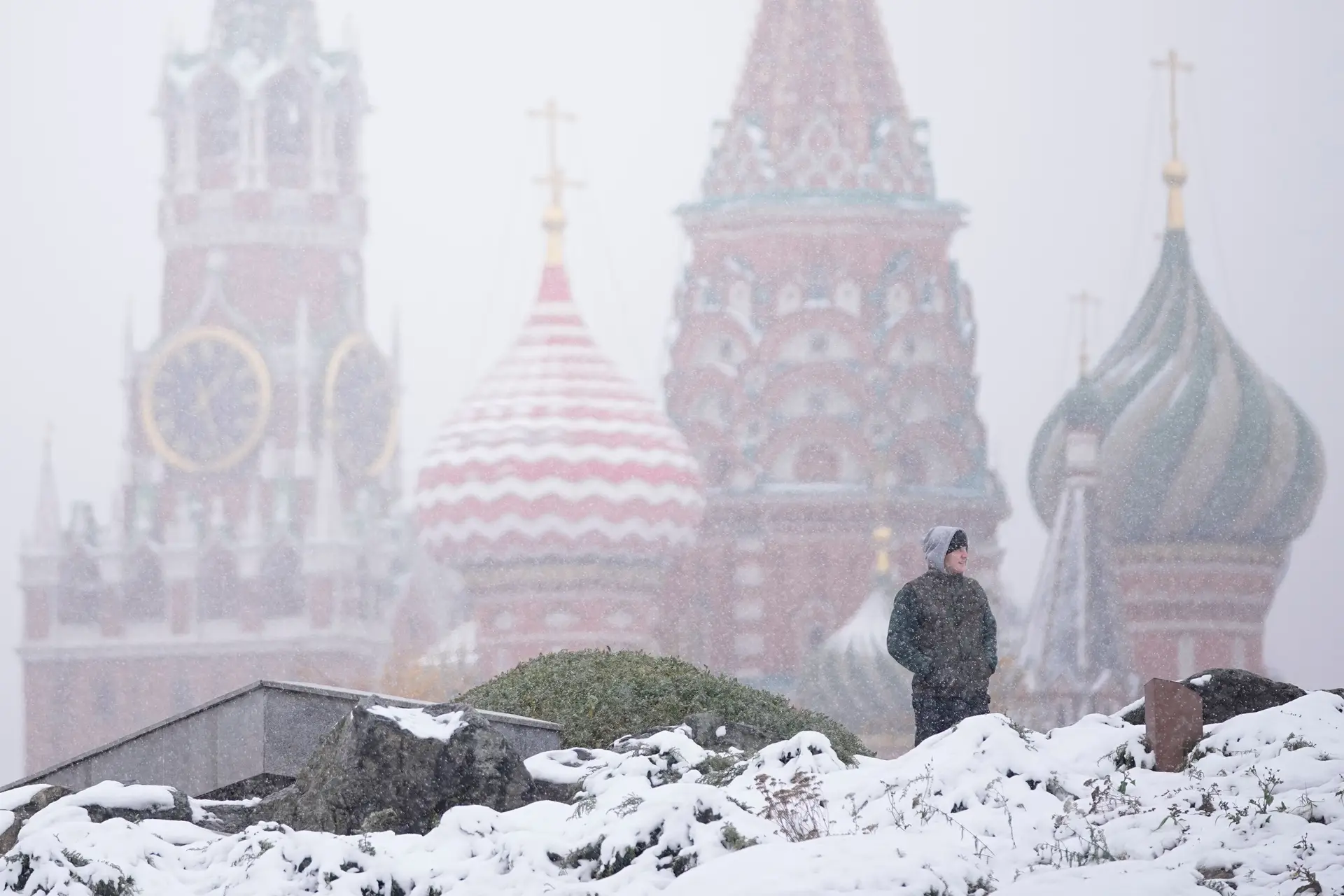 Rússia diz ter abatido 221 drones ucranianos esta madrugada