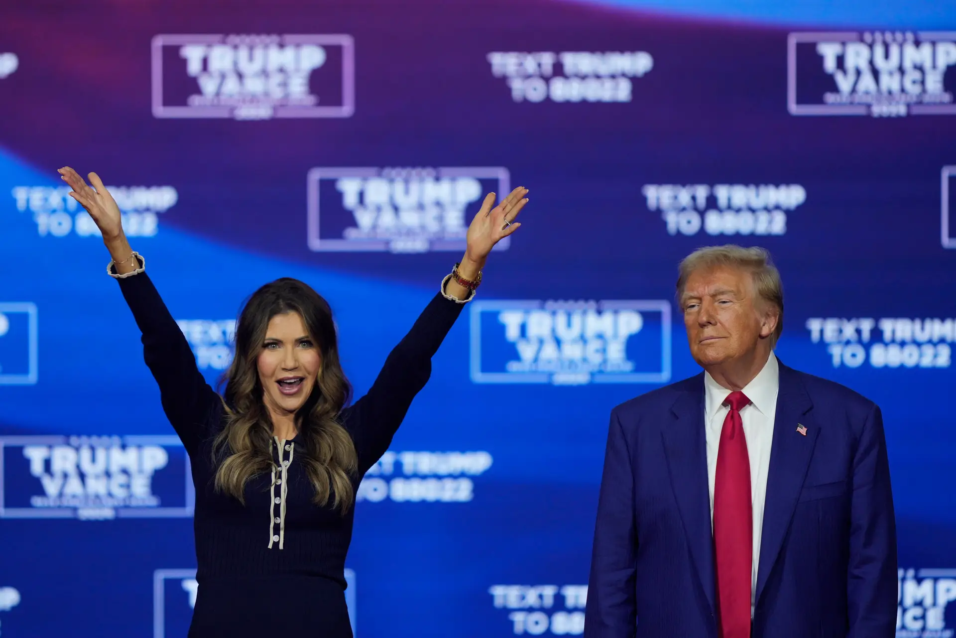 EUA: Kristi Noem foi a escolhida por Trump para endurecer o controlo de imigração