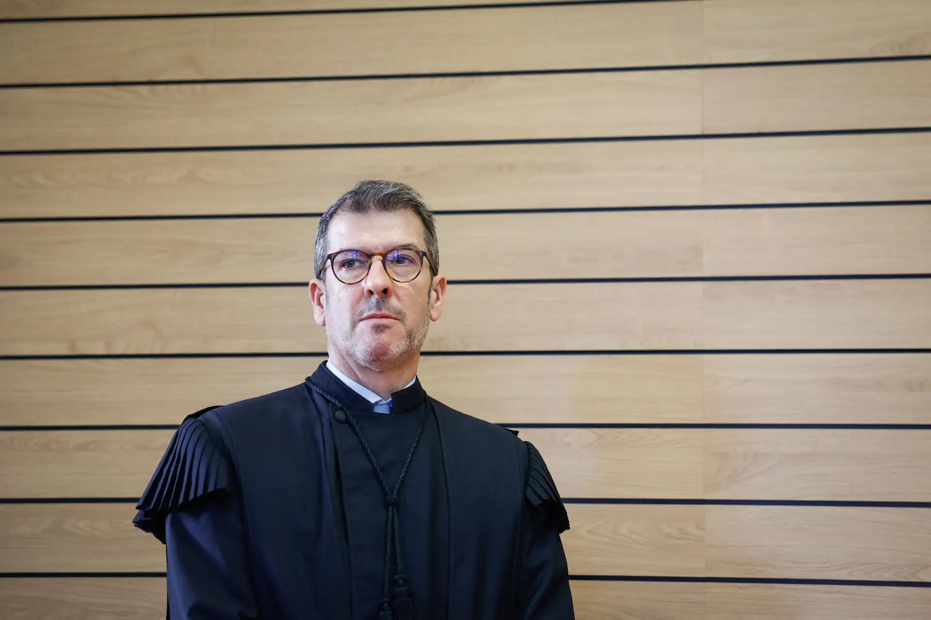 Ninguém "está imune" à justiça, respeitar a separação de poderes é "aplicar a lei a todos", diz novo diretor do DCIAP 