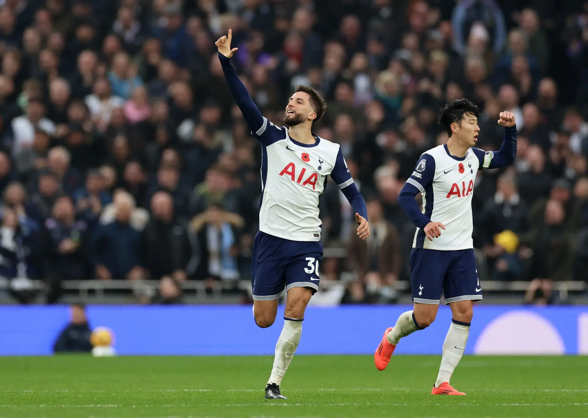 "São todos iguais": comentário sobre Son vale suspensão de sete jogos a atleta do Tottenham
