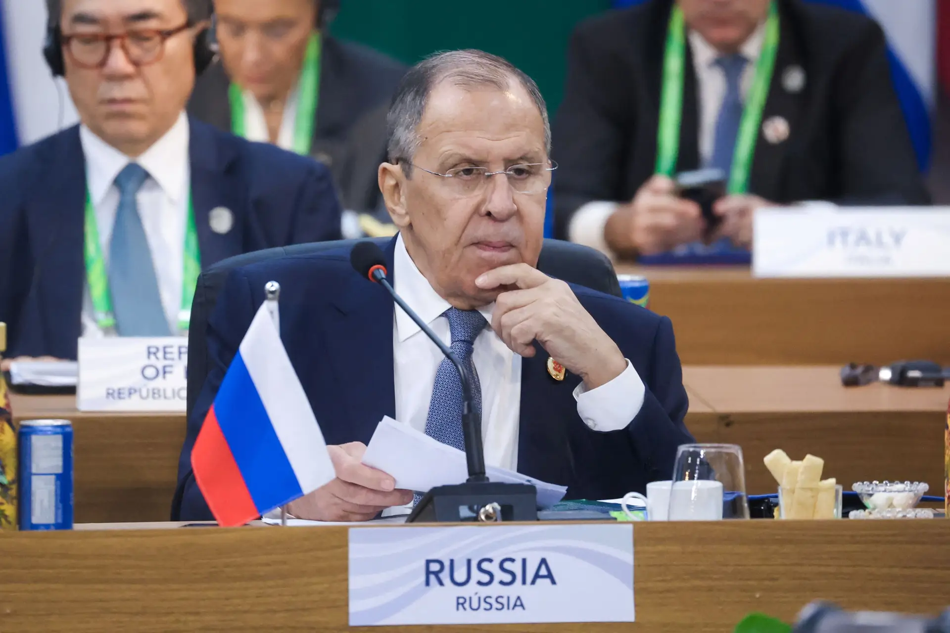 Rússia vai estabelecer parceria global com Irão como fez com Coreia do Norte