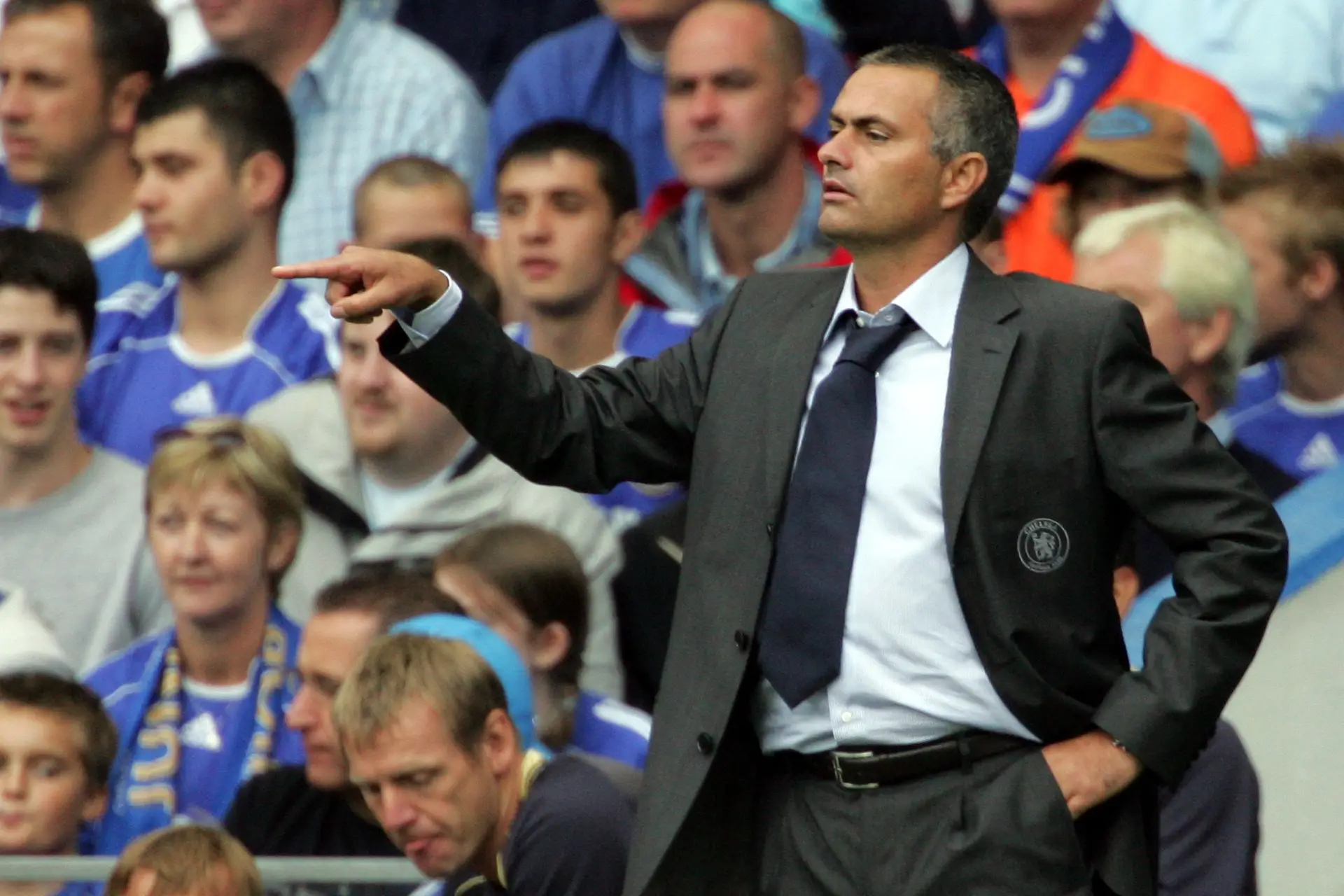 José Mourinho (Chelsea, Manchester United e Tottenham): 363 jogos na Premier League