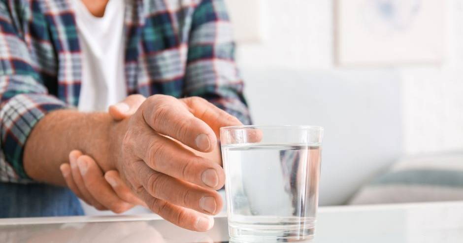 Neurologista alerta: sintomas não motores de Parkinson podem aparecer 20 anos antes do diagnóstico