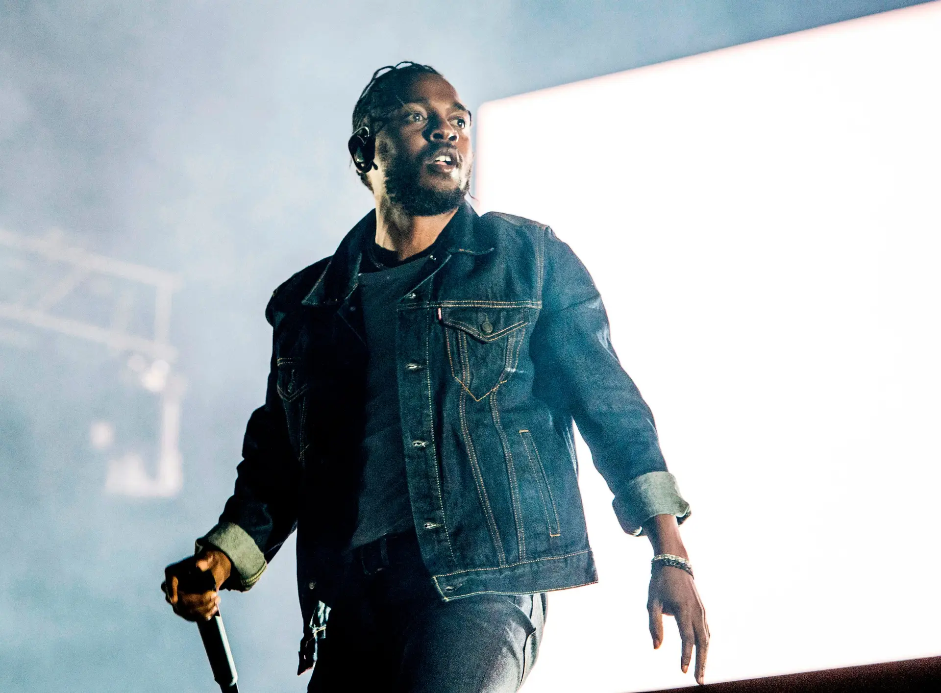 Surpresa, surpresa: Kendrick Lamar lança álbum inesperado e surpreende os fãs
