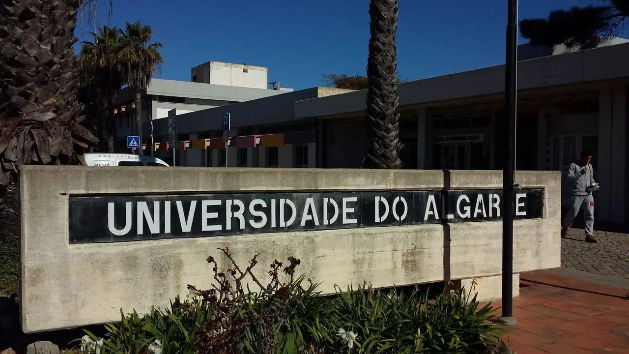 Universidade do Algarve alvo de ciberataque que roubou dados pessoais de candidatos, estudantes e funcionários