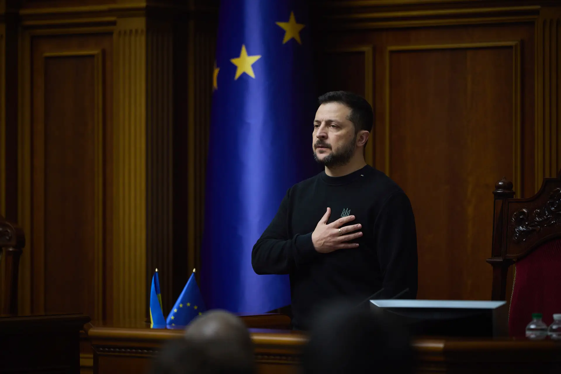 Zelensky pede aos aliados sistemas de defesa contra novo míssil russo