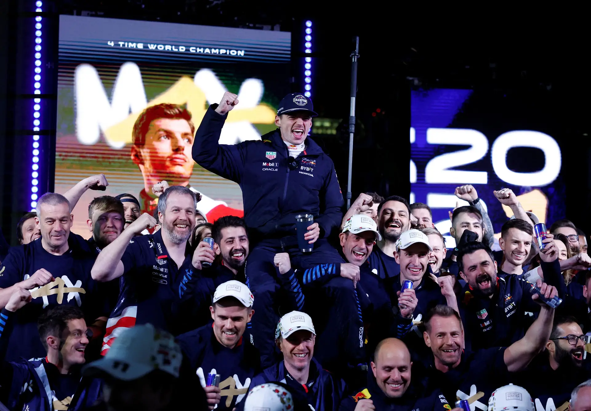 Max Verstappen sagra-se campeão mundial de Fórmula 1 pela quarta vez consecutiva