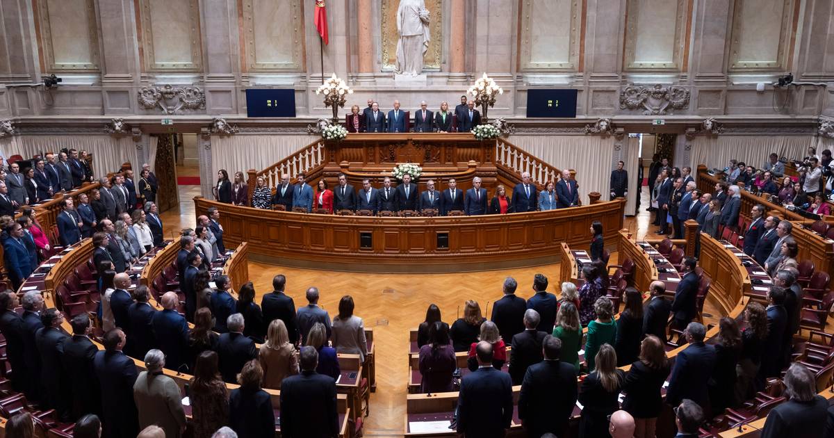 Parlamento debate criação de regime de exclusividade no SNS