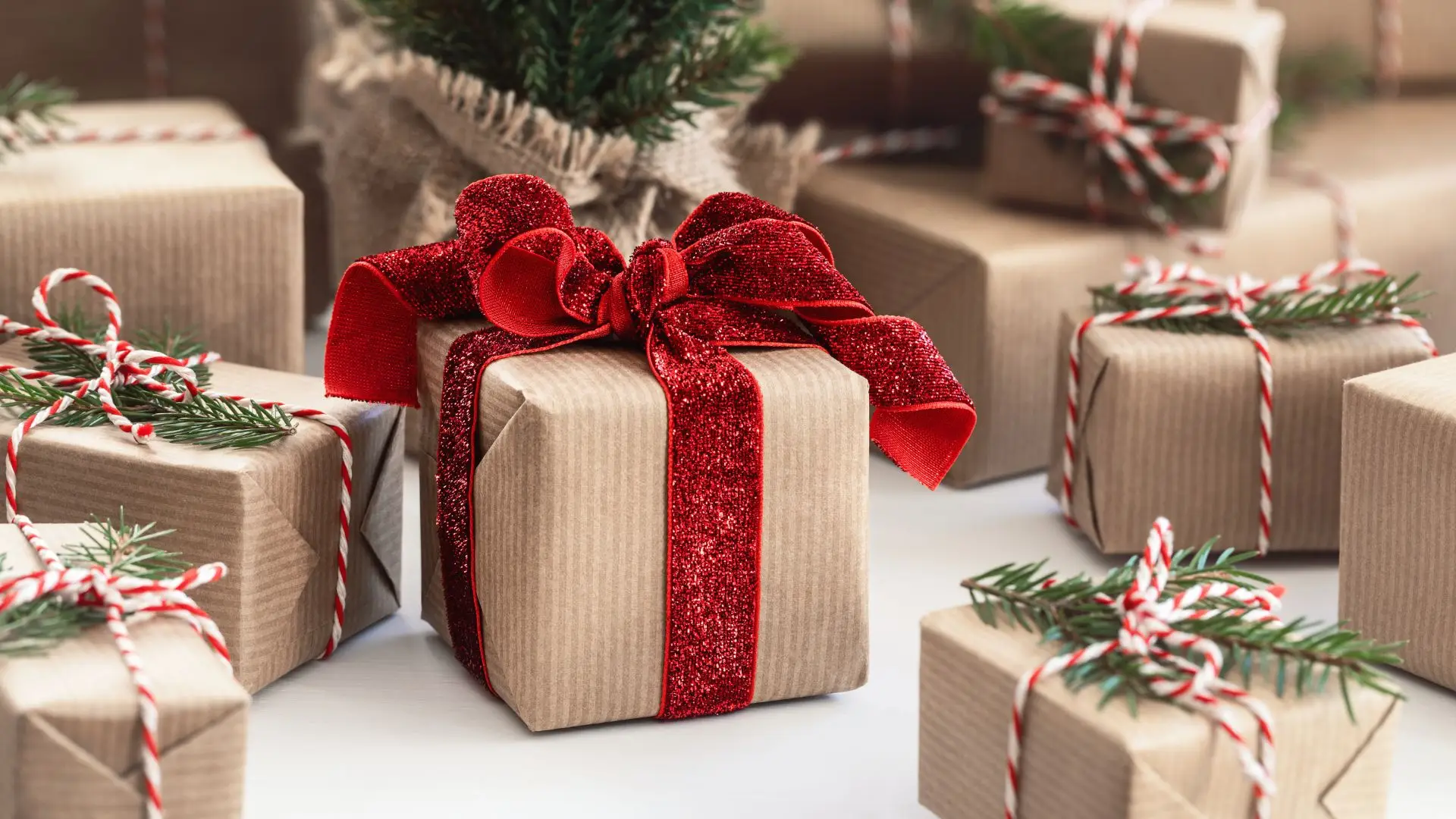 Natal: 42% dos portugueses não usa os presentes que recebe, meias são o menos apreciado