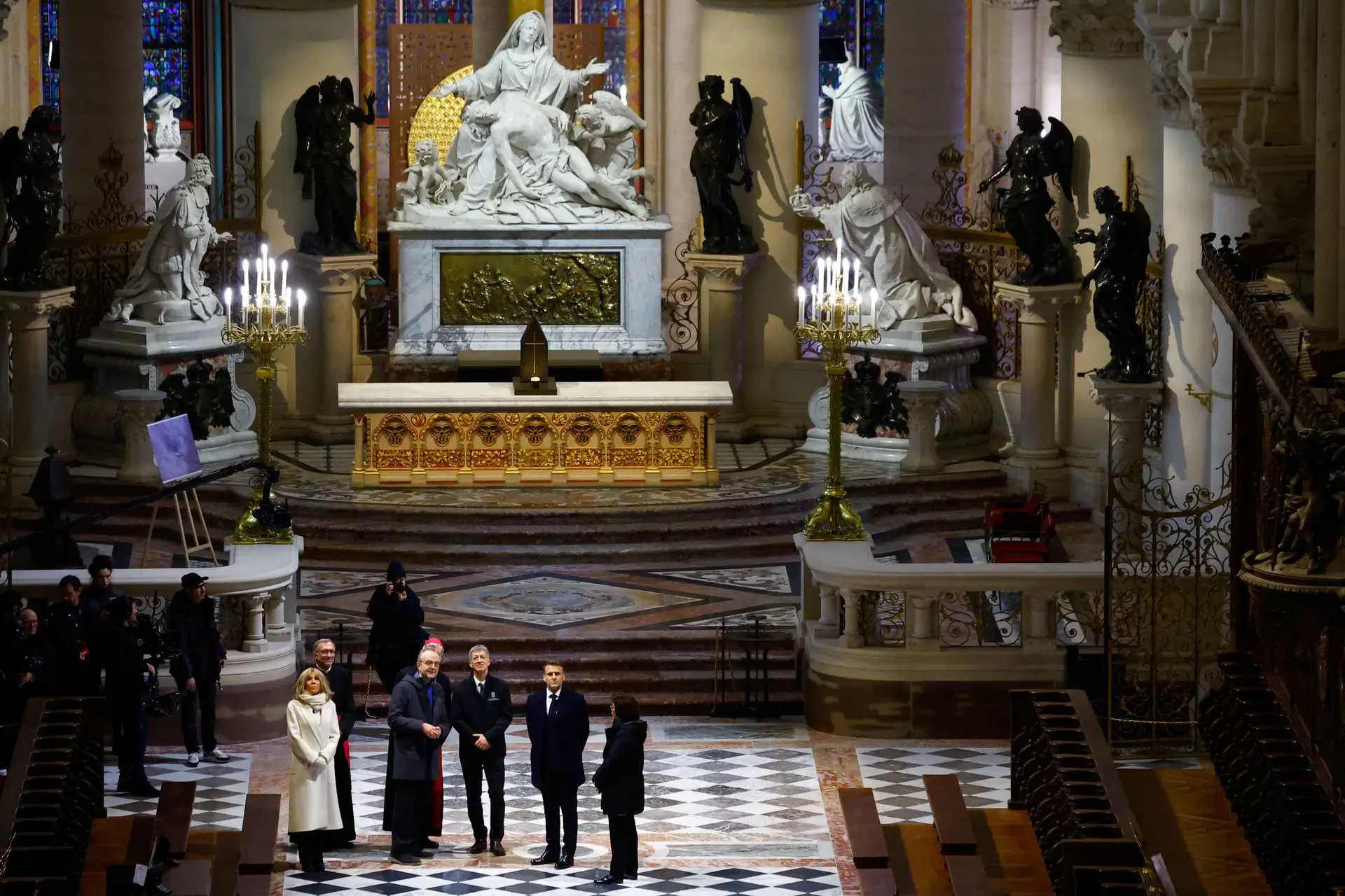 Segurança reforçada em Paris para a reabertura da Catedral de Notre-Dame