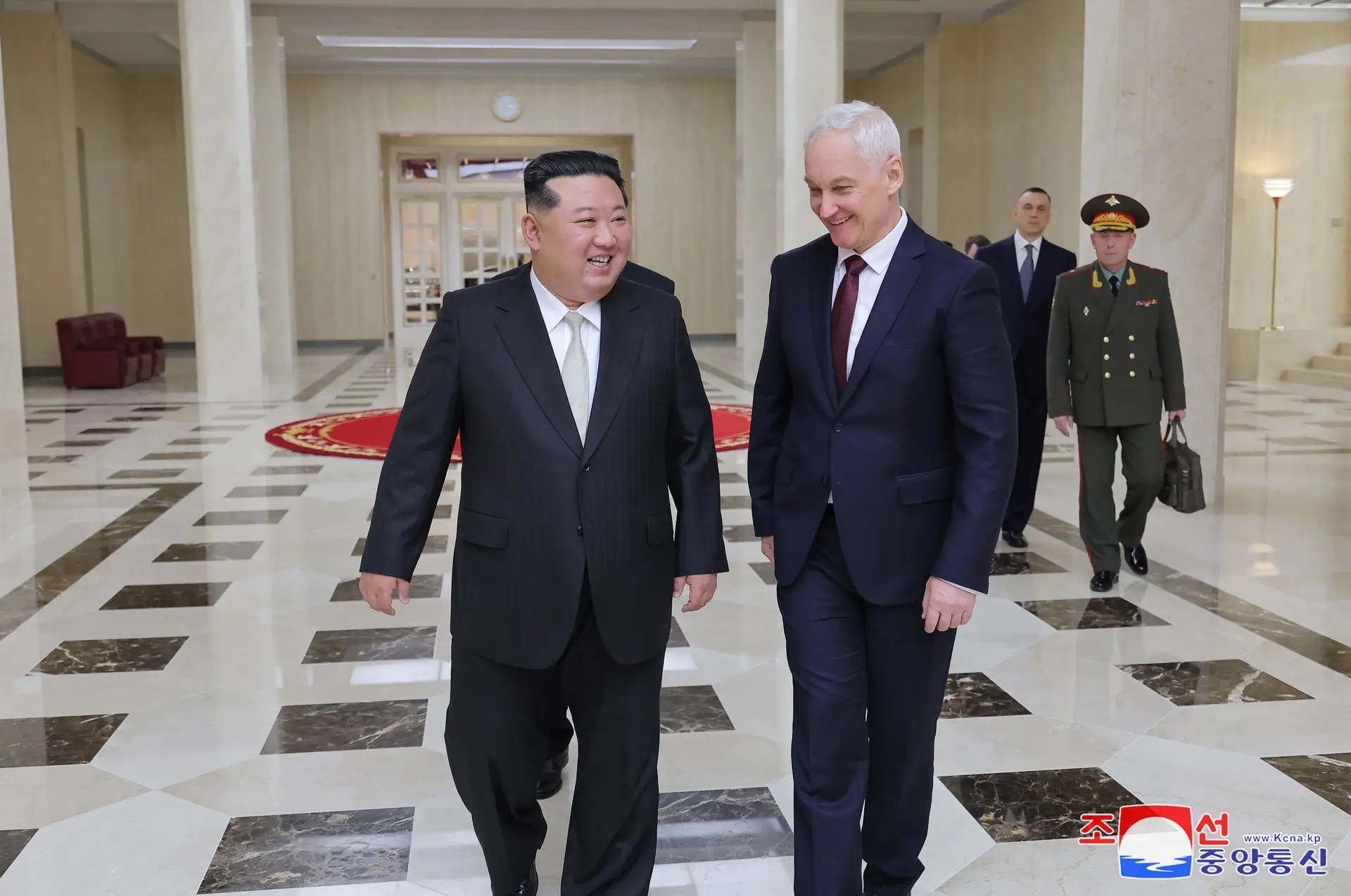 Kim Jong-un recebeu o ministro da Defesa russo