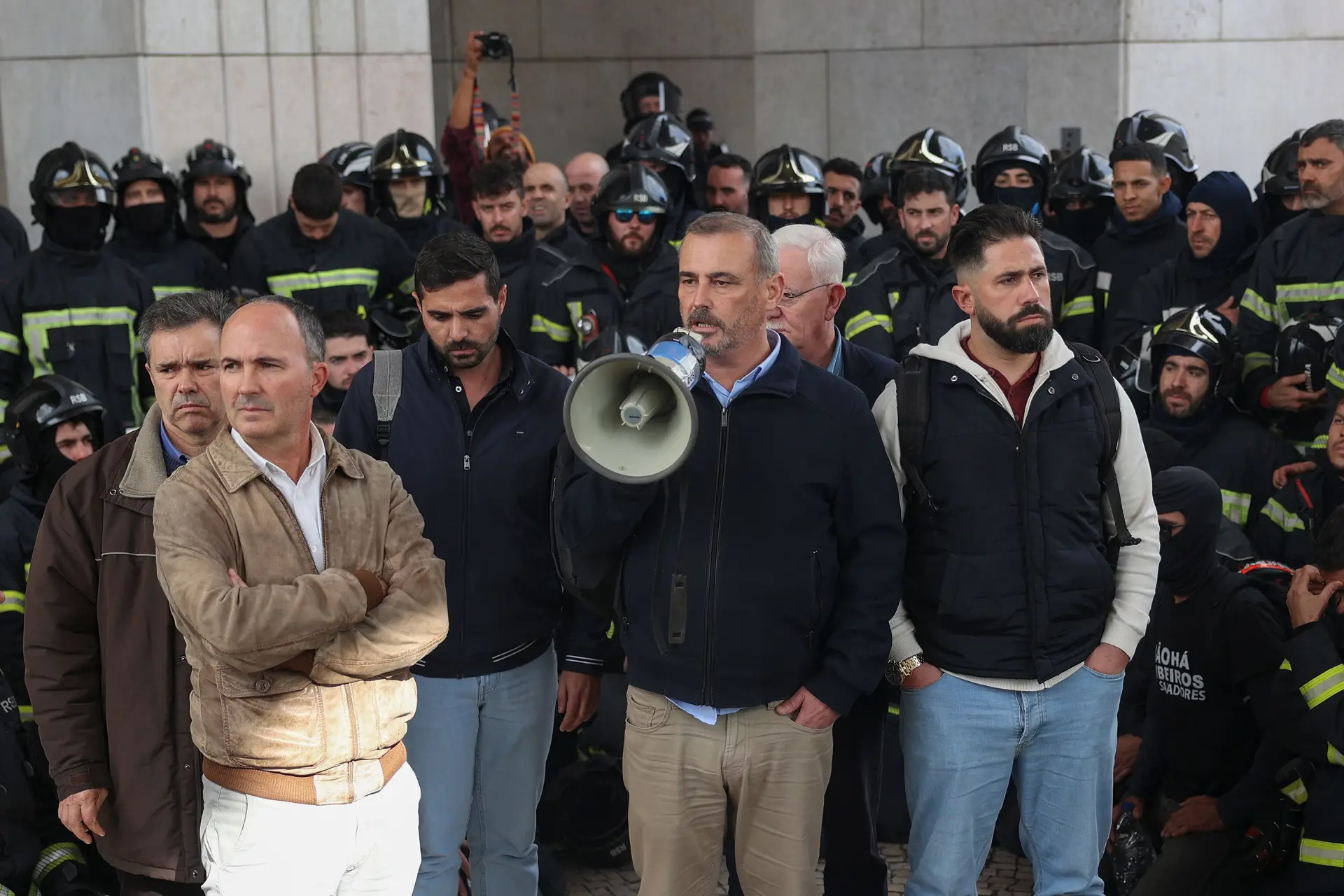 "Forma como bombeiros estão a protestar se calhar não é a mais correta"