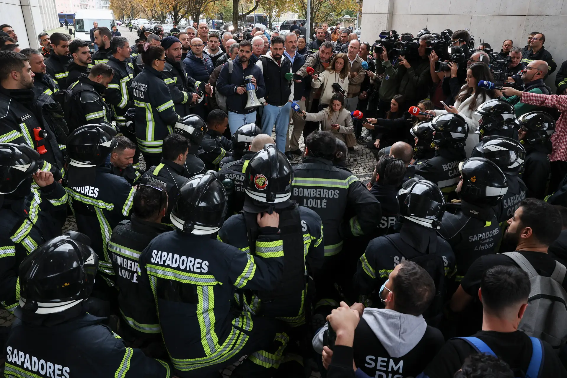 Sapadores desconvocam greve e manifestação