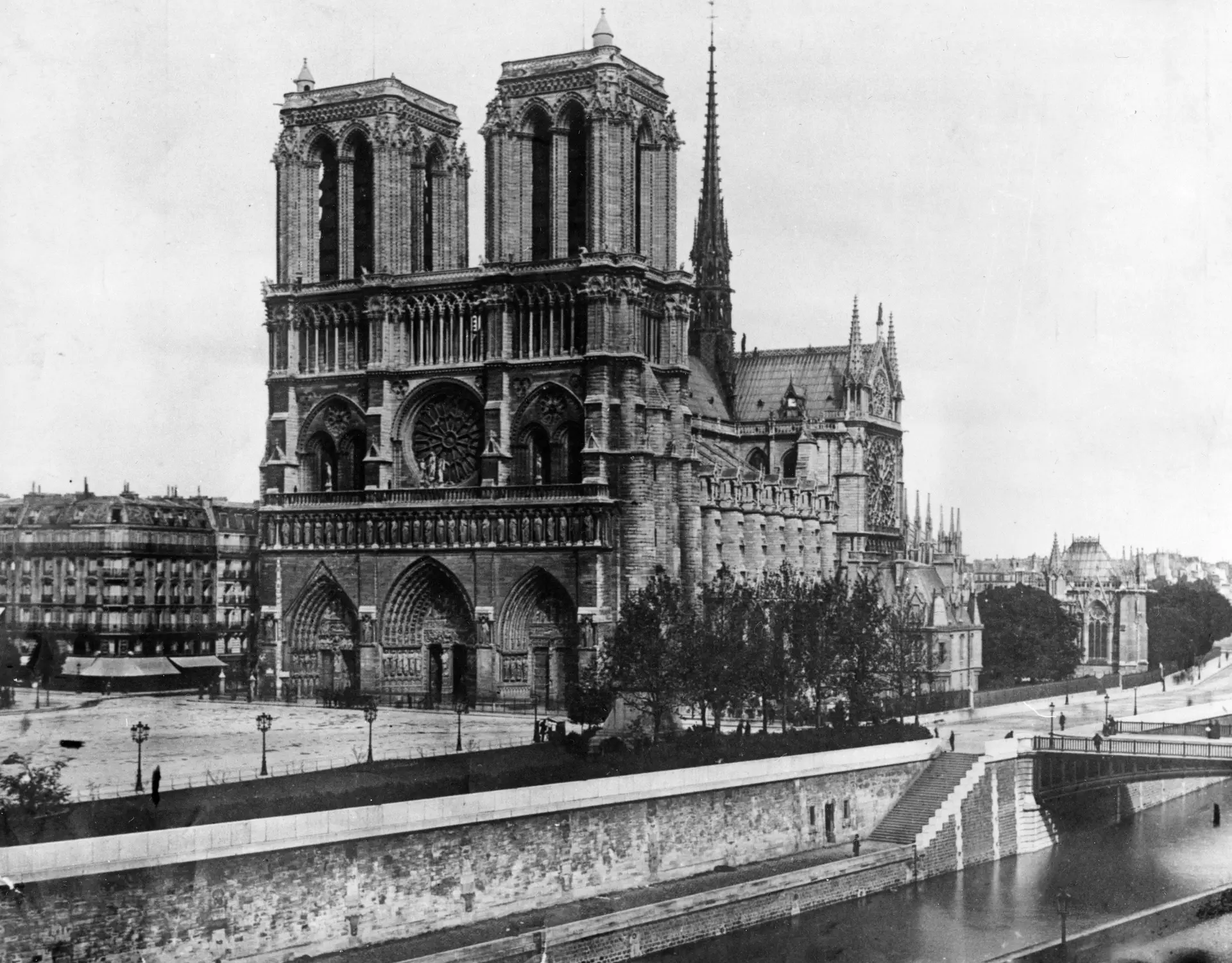 Notre-Dame de Paris fotografada em 1911