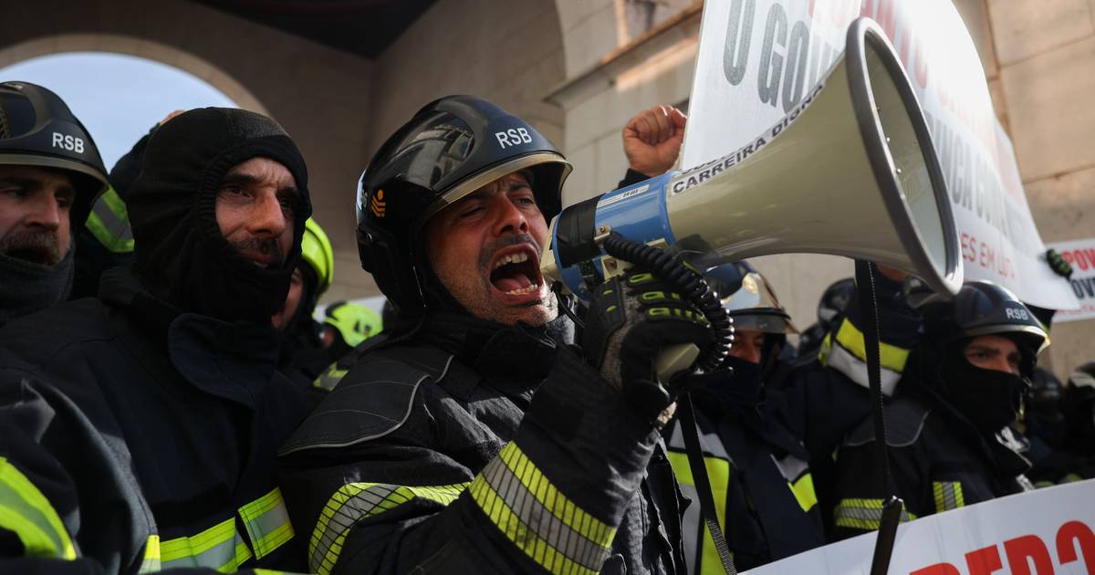 15 minutos: reunião do governo com bombeiros sem acordo e o aumento exponencial das rendas