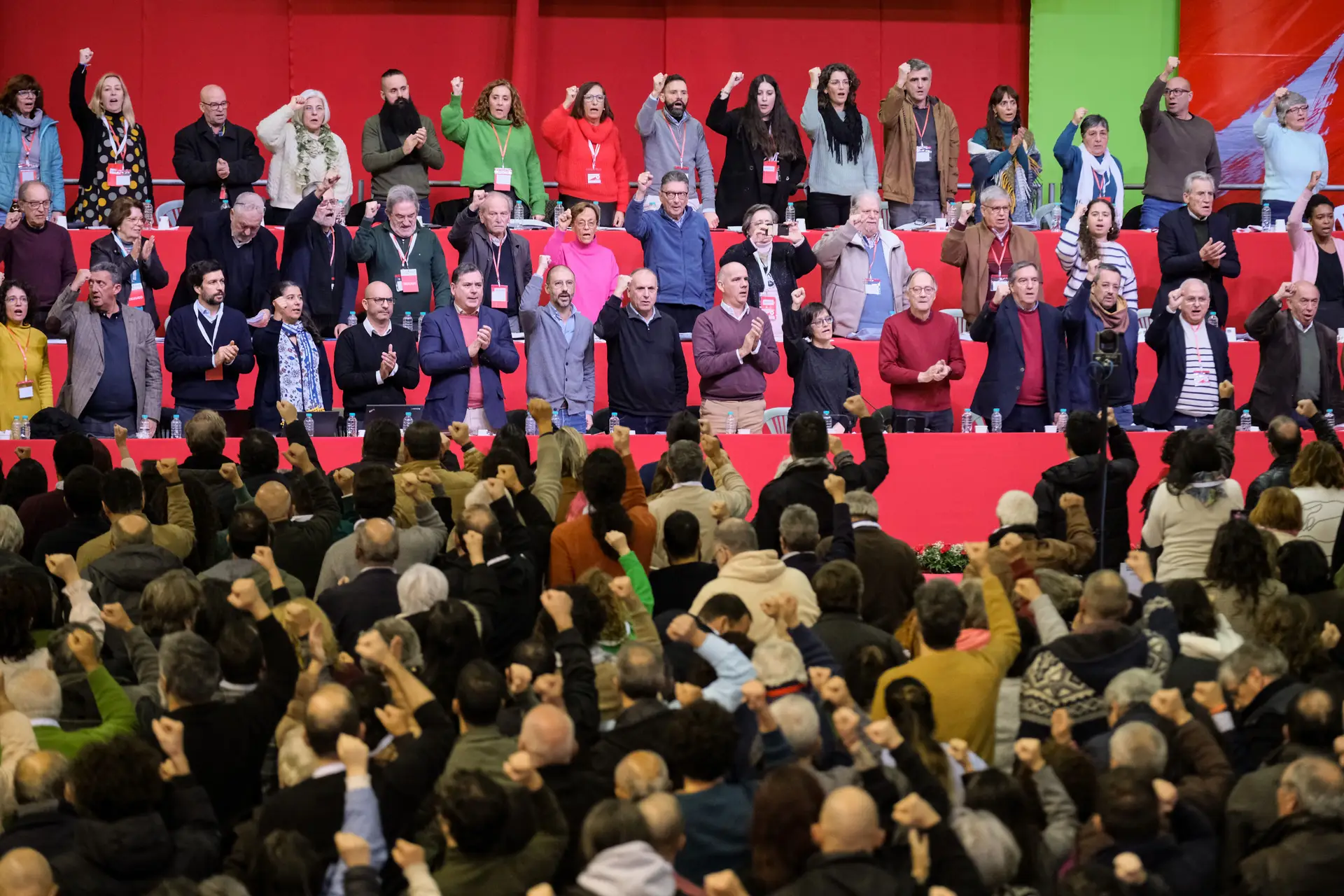 Novo Comité Central do PCP eleito com seis votos contra e oito abstenções 
