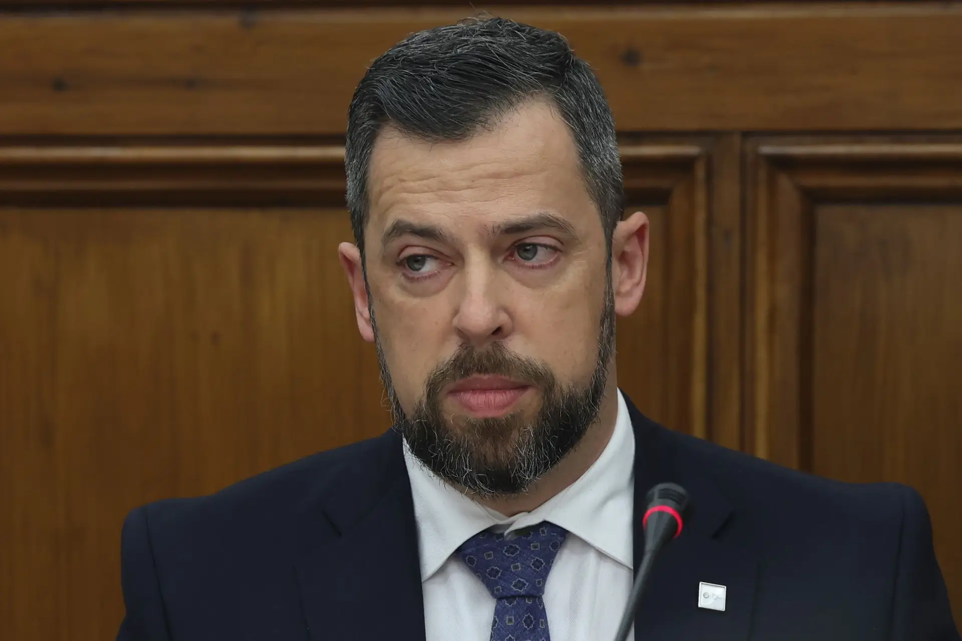 Diretor executivo do SNS pede demissão