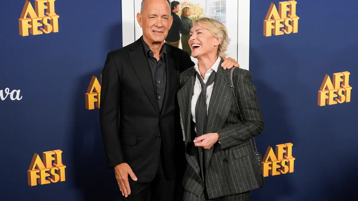Ator Tom Hanks (esquerda) e atriz Robin Wright (direita)