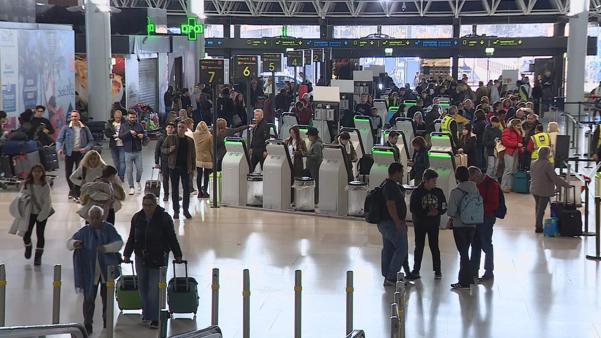 Sistema de controlo de fronteiras poderá ser suspenso no Natal