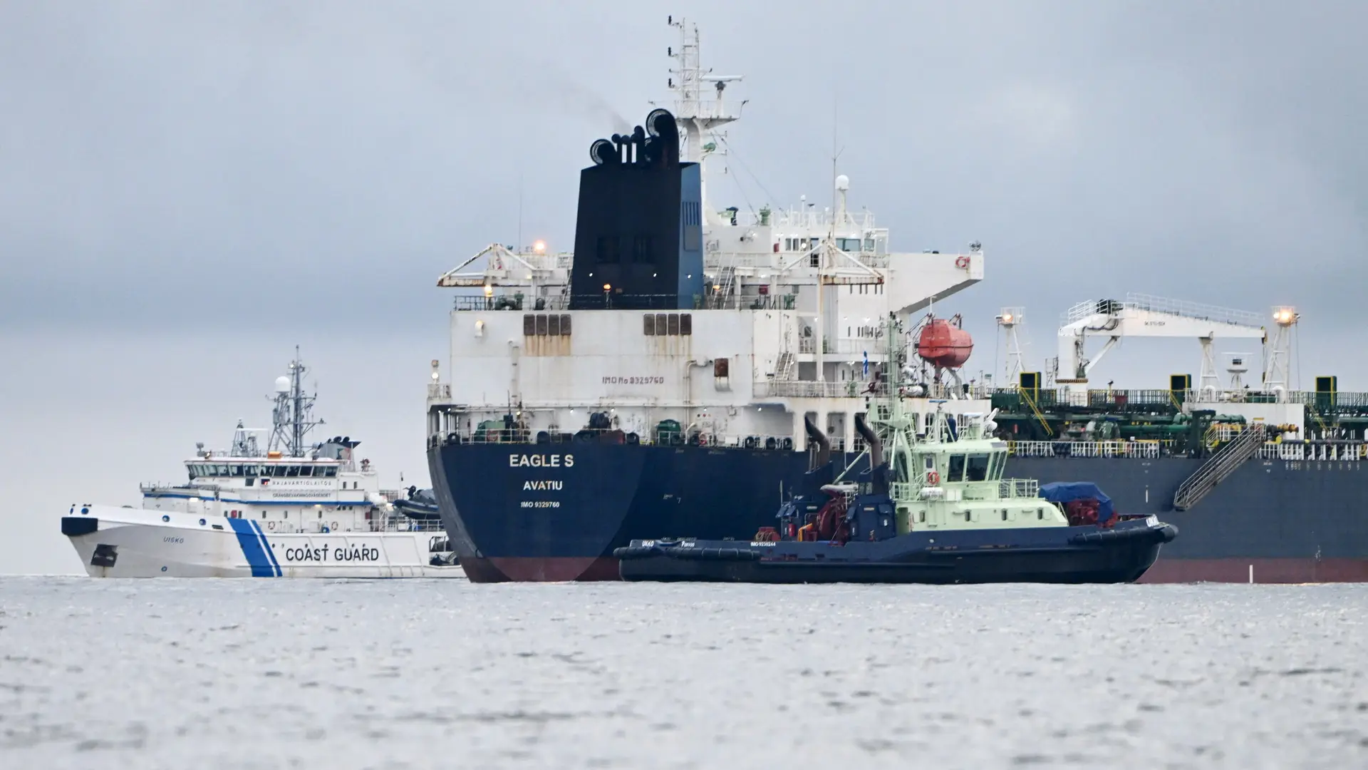 Finlândia apreende petroleiro suspeito de sabotagem de cabo submarino no Báltico