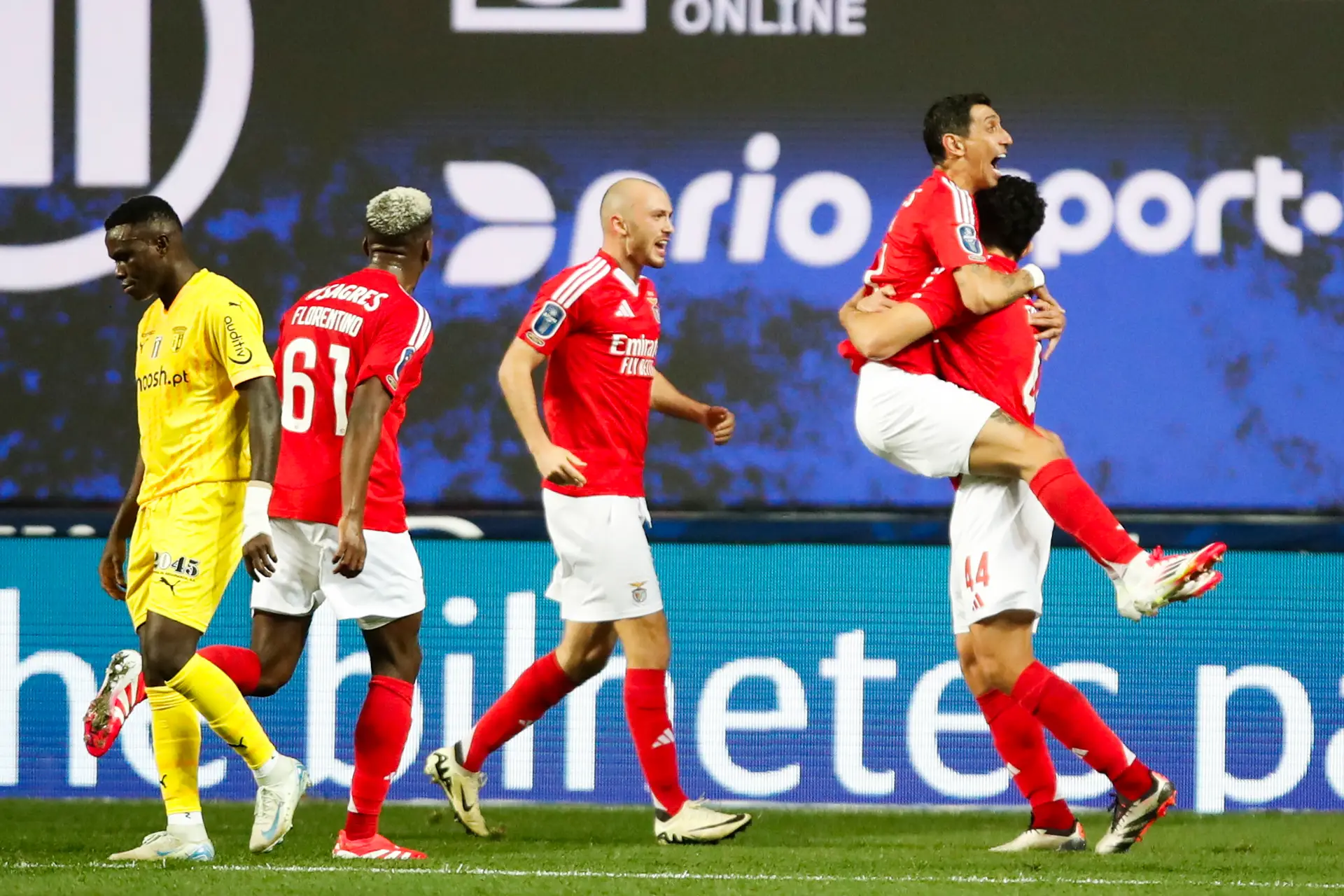 Benfica vence SC Braga e acompanha o Sporting na final da Taça da Liga