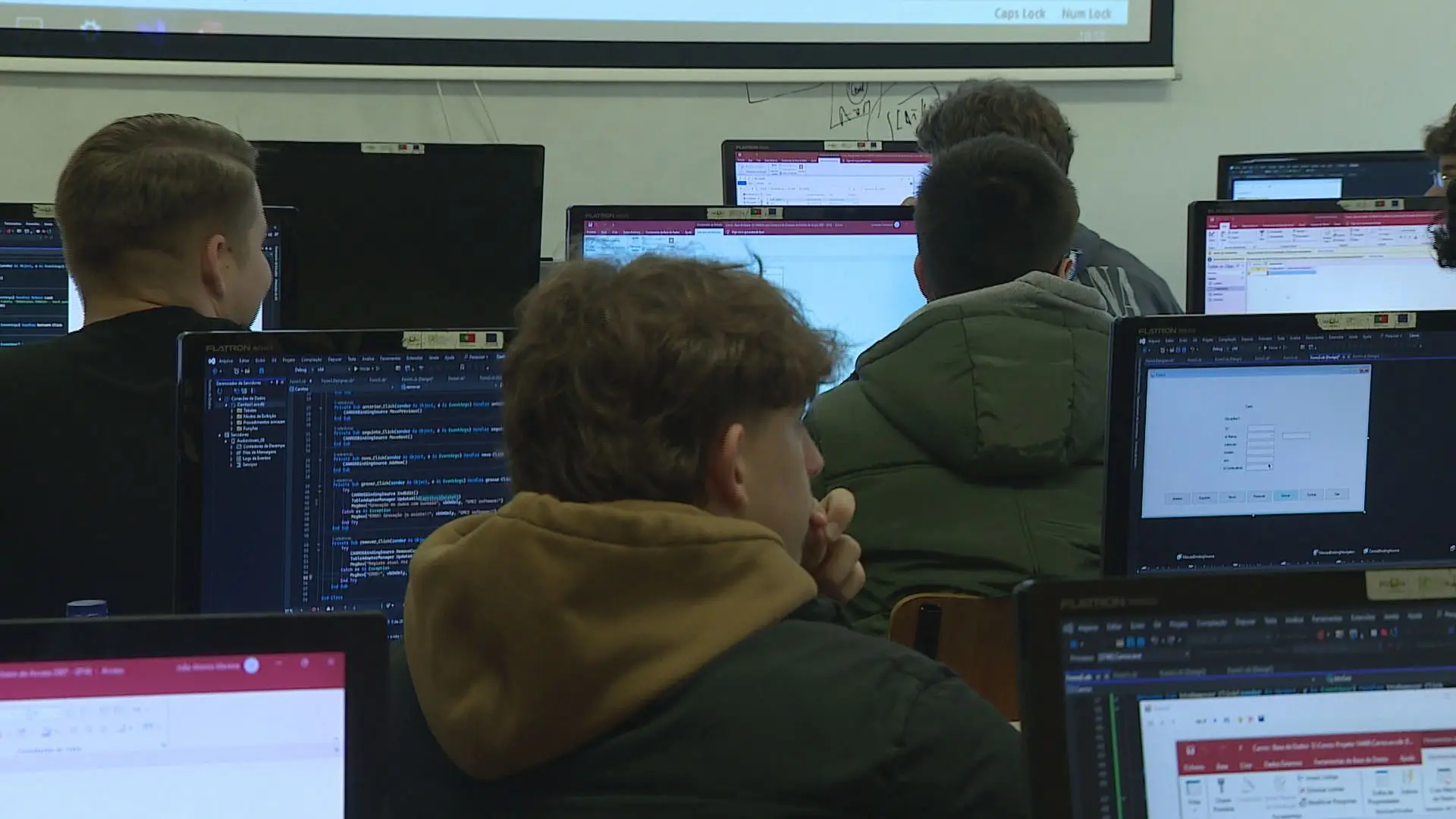La escuela de tecnología de la costa de Alantejo limita el uso de teléfonos móviles