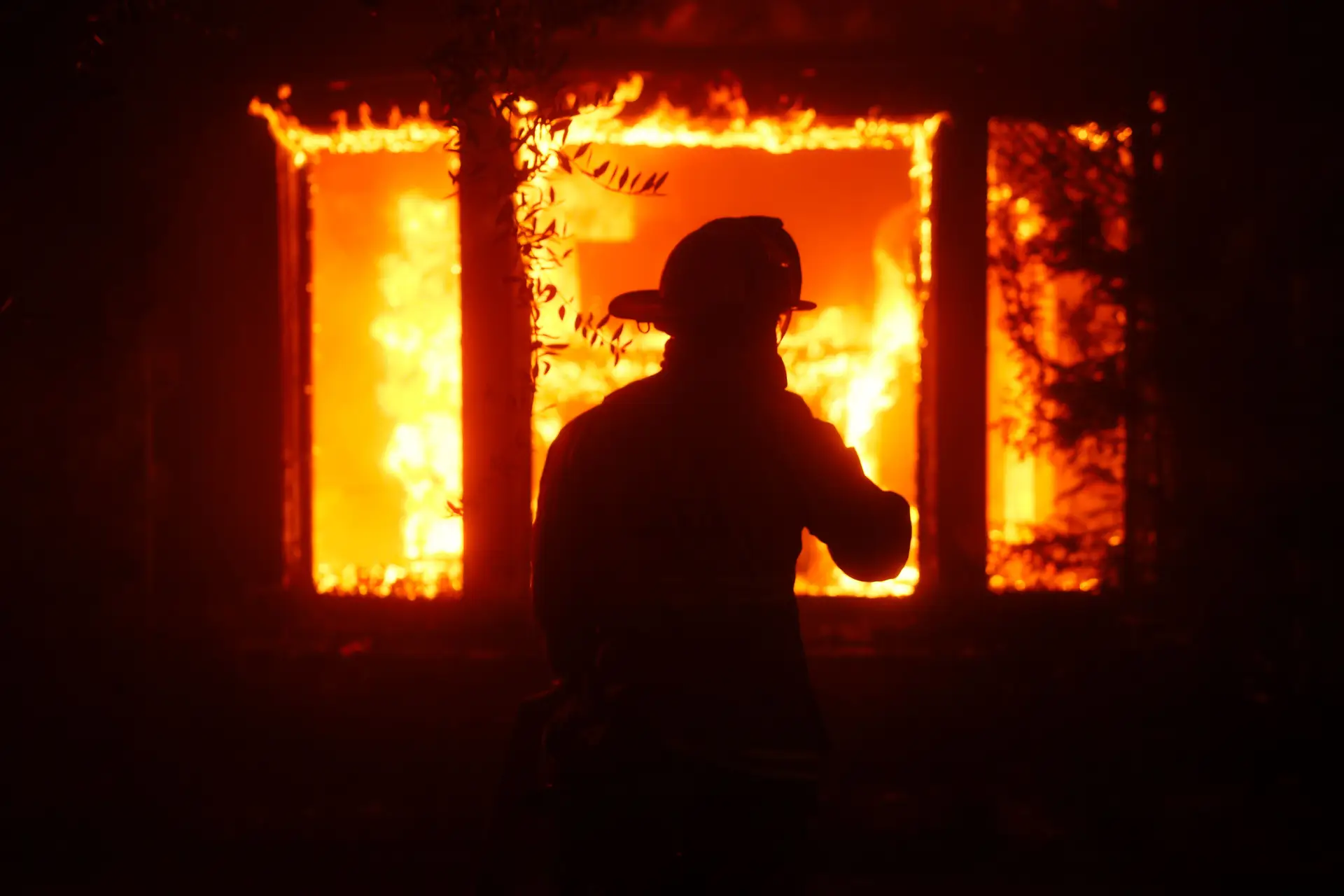 Incêndios devastam estado da Califórnia e já fizeram vítimas