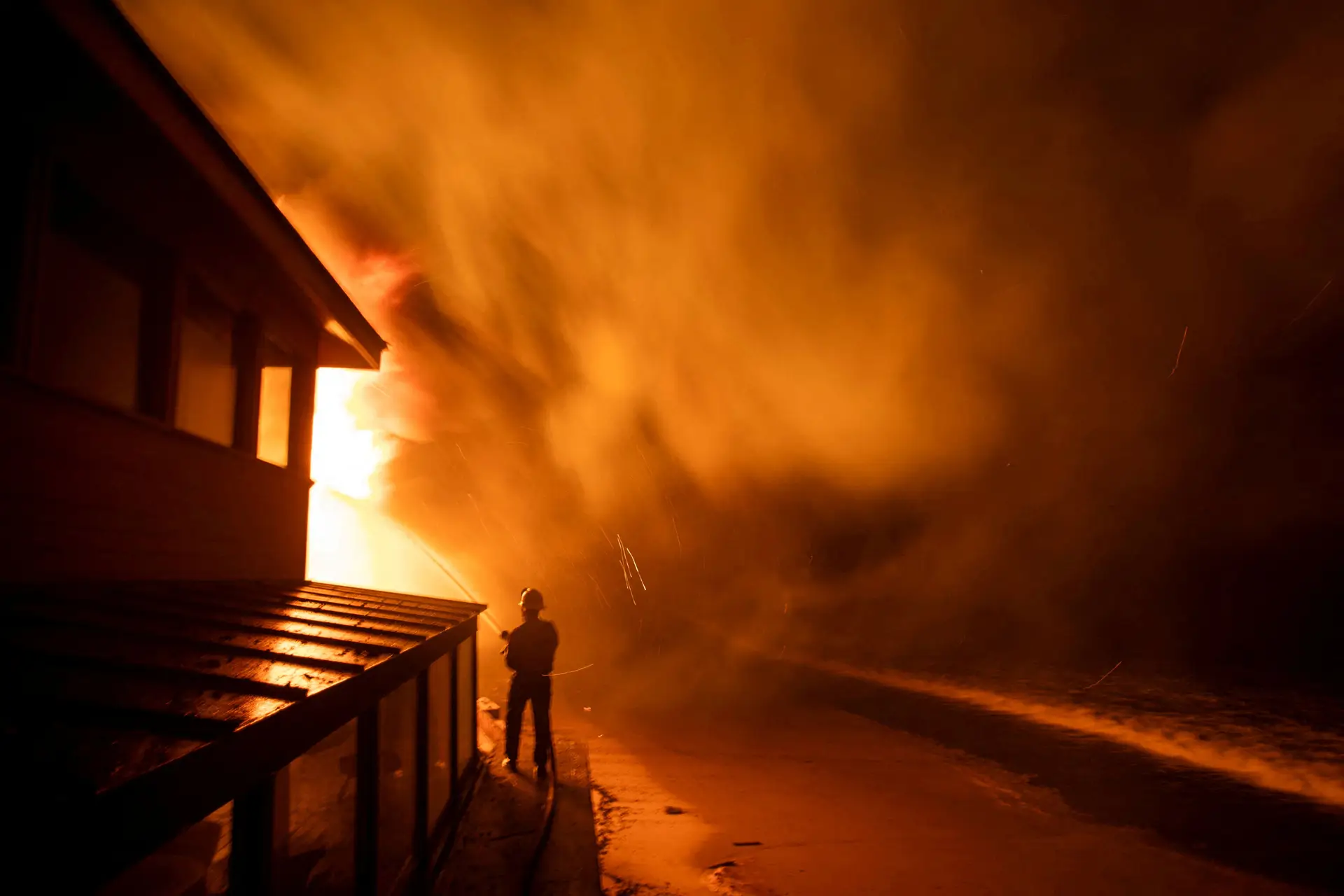 Incêndios em Los Angeles: autoridades temem aumento do número de mortos 