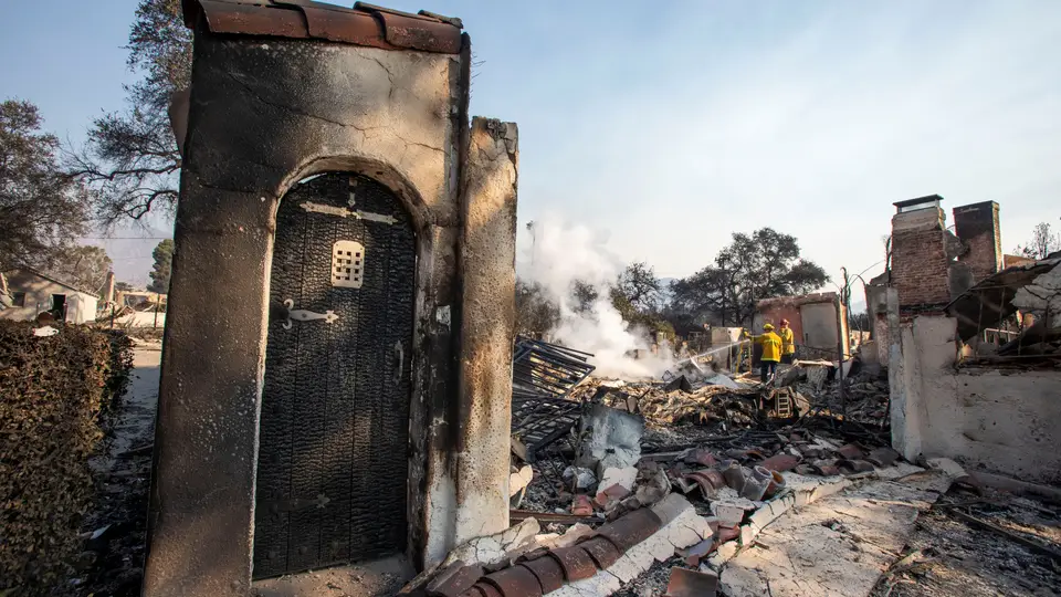 Casa destruída em Los Angeles