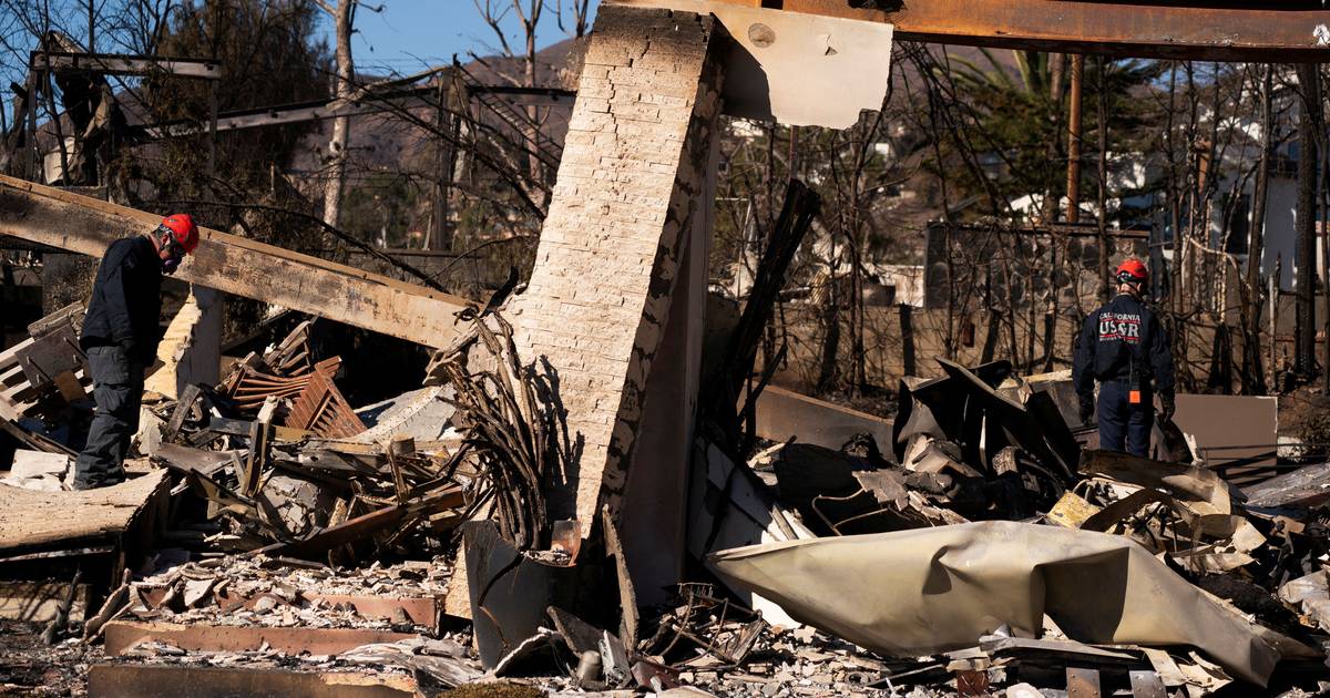 Incêndios na Califórnia: emitidos novos avisos de fogo devido aos ventos fortes