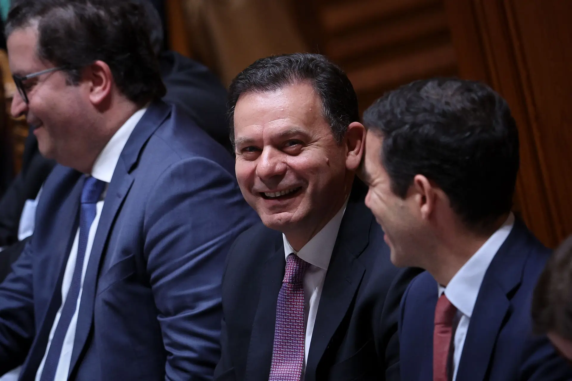 Governo entrega OE2026 no Parlamento: tudo o que se sabe sobre proposta orçamental